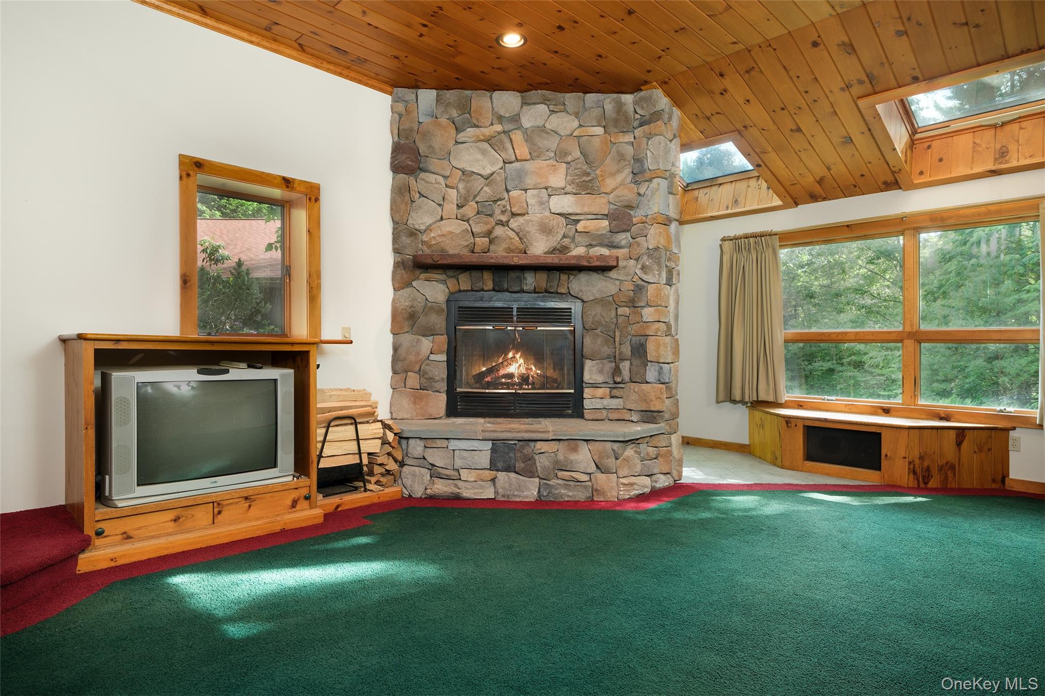 135 Sparrowhawk Lake Road Property Photo 32