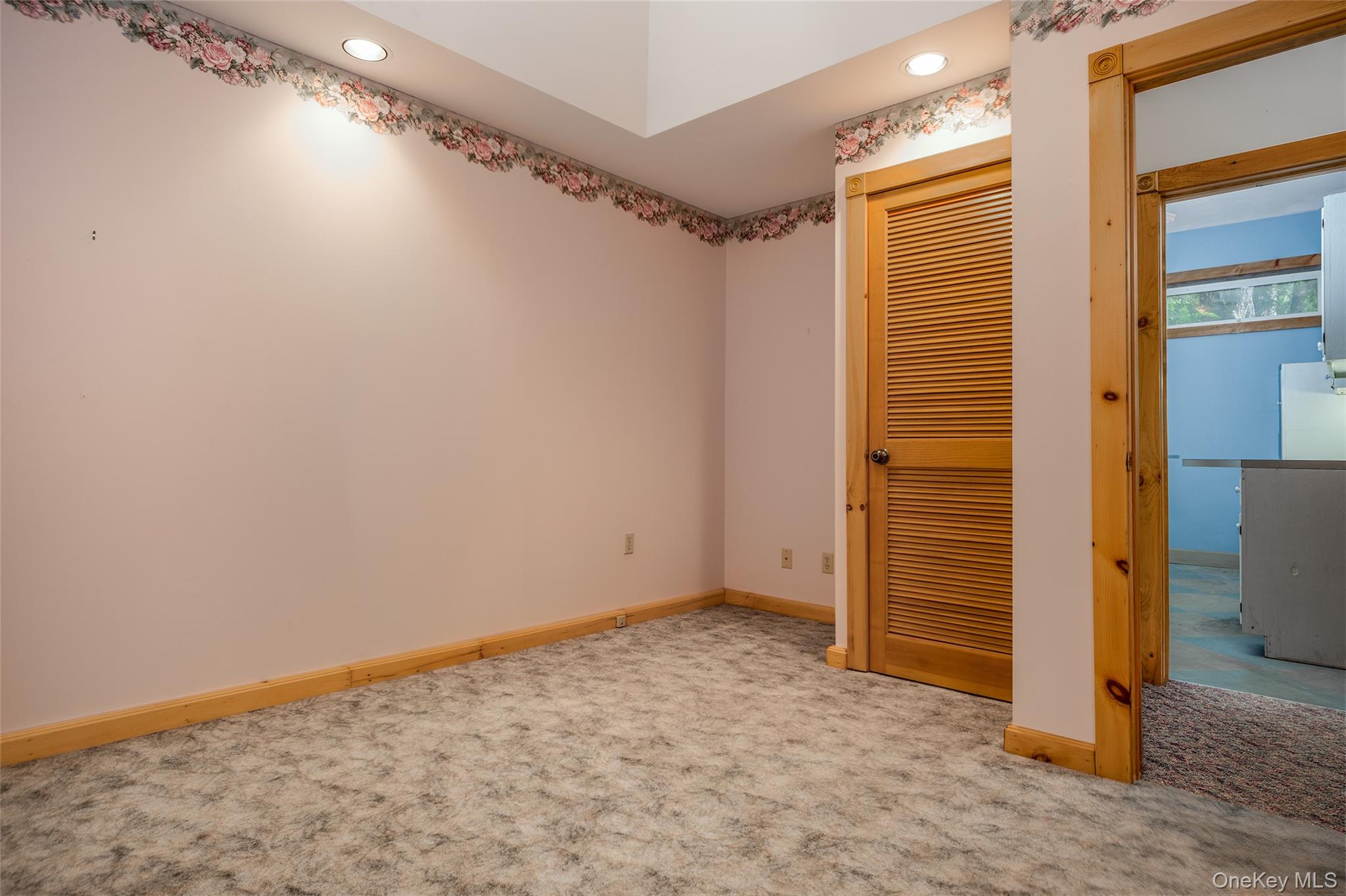 135 Sparrowhawk Lake Road Property Photo 38