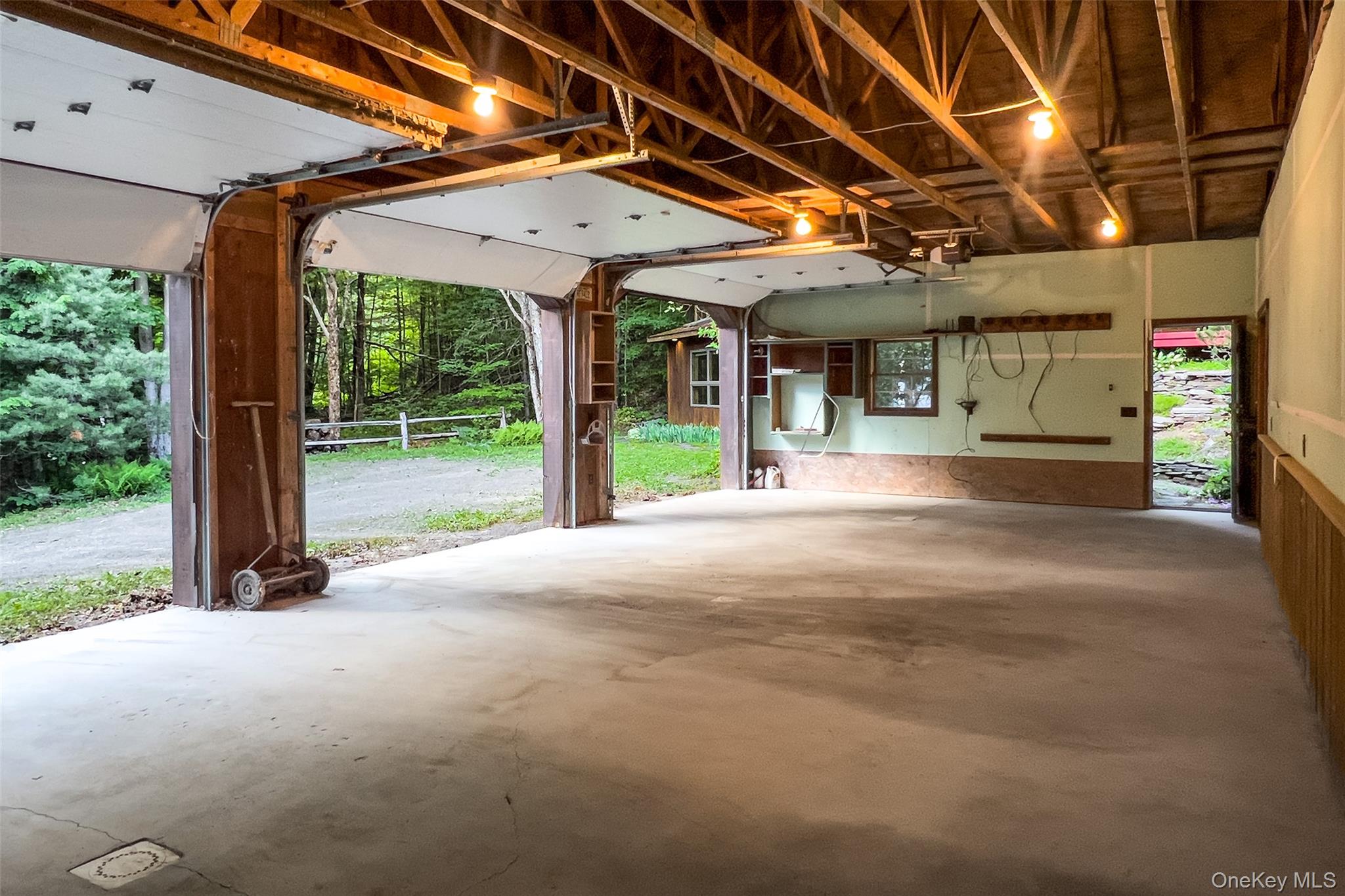 135 Sparrowhawk Lake Road Property Photo 42