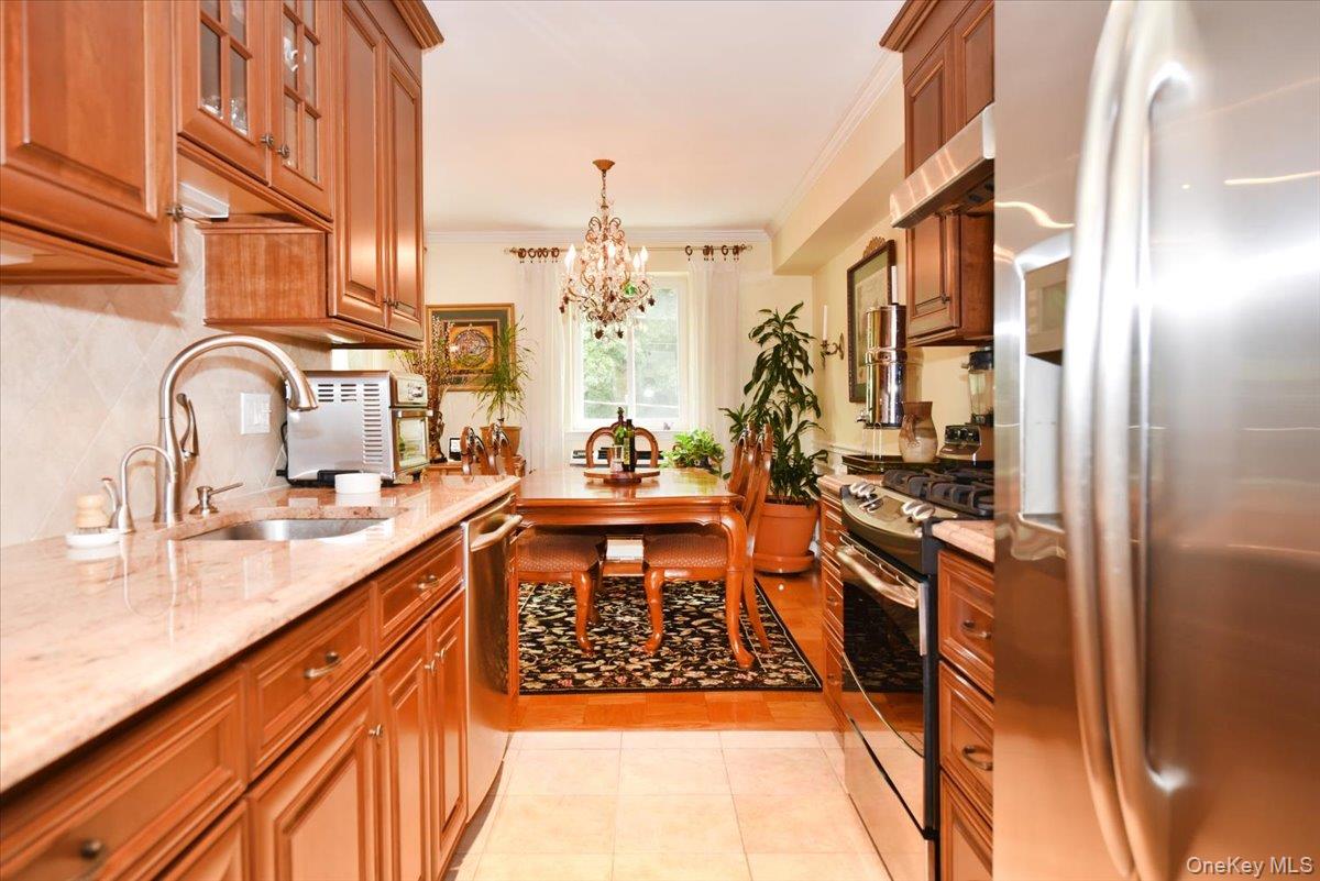 320 E Shore Road 11c Property Photo 18