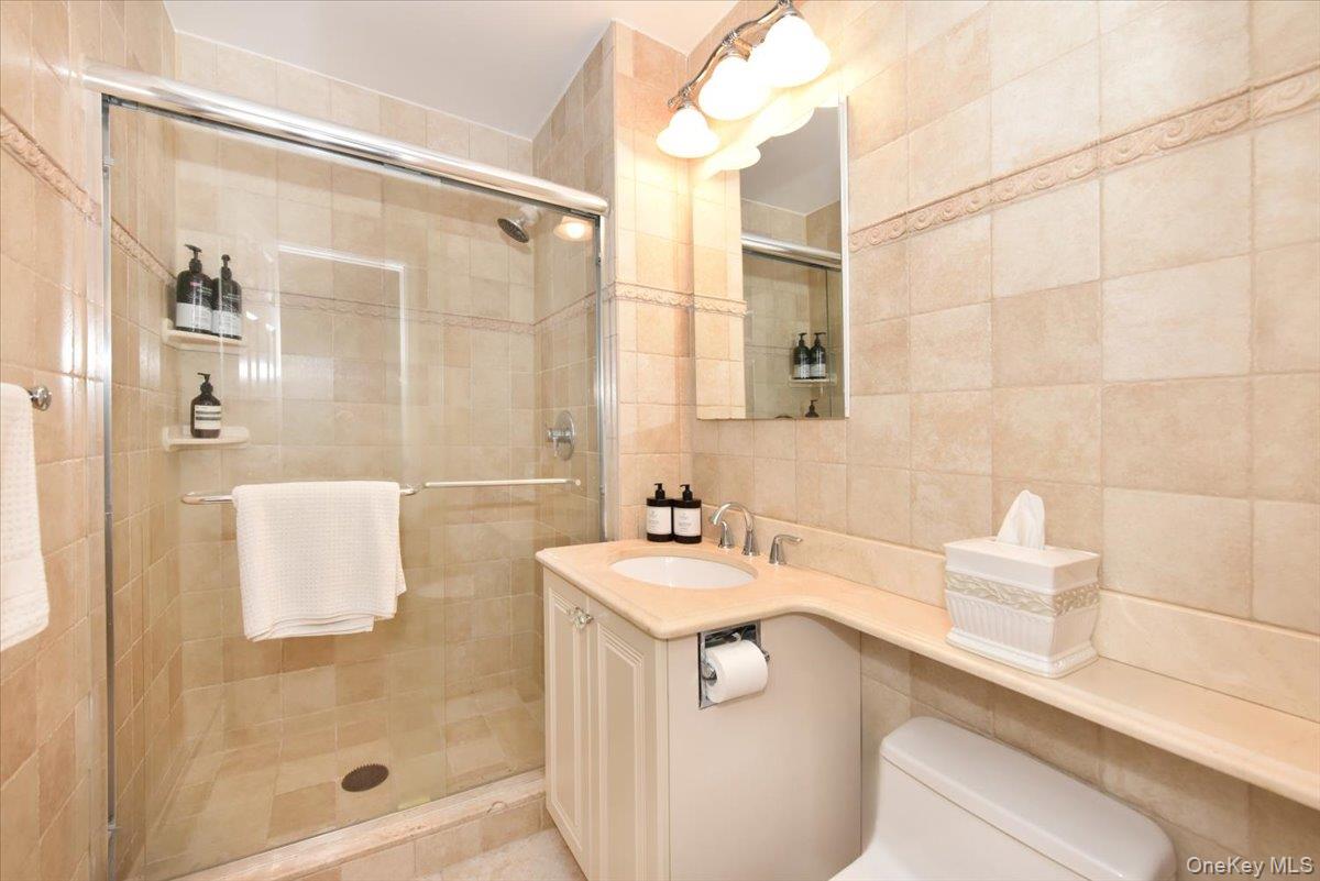 320 E Shore Road 11c Property Photo 28