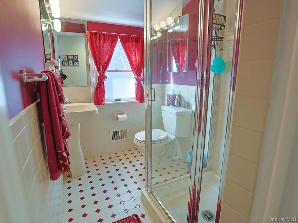 68 Van Buren Street Property Photo 7