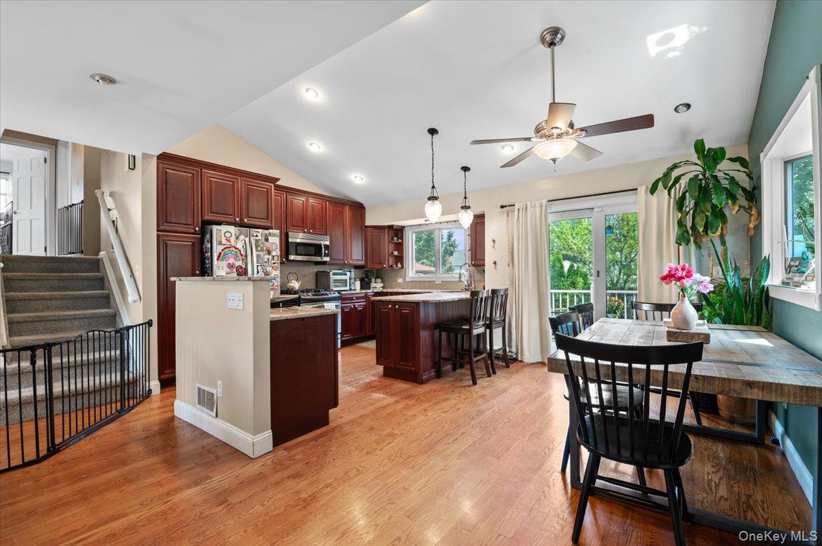 215 N Boston Avenue Property Photo 2