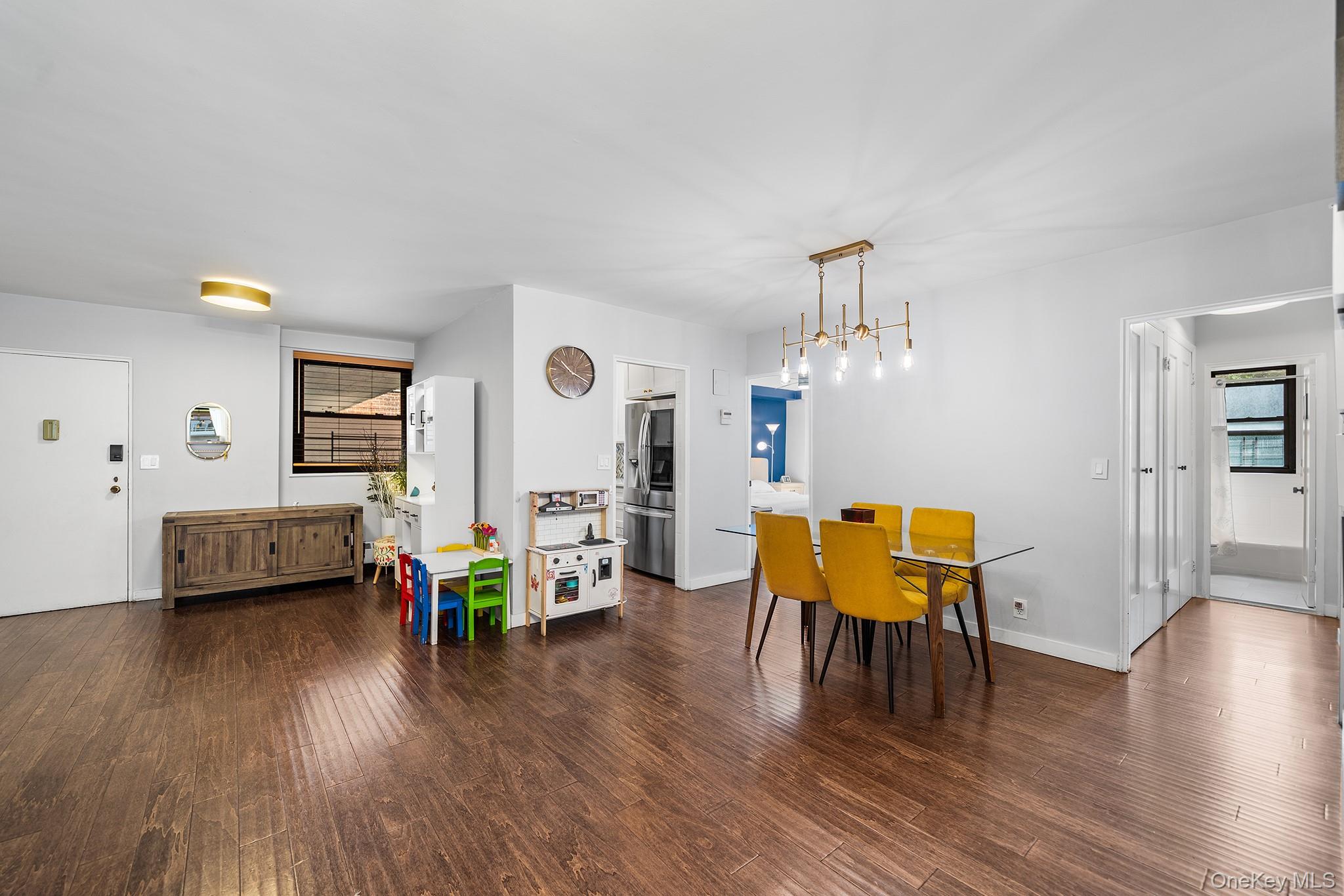 61-35 98 Street 1j Property Photo 4