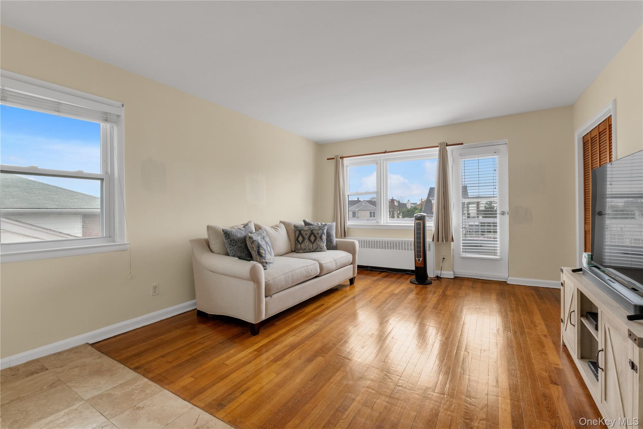 531 E Broadway Property Photo 7