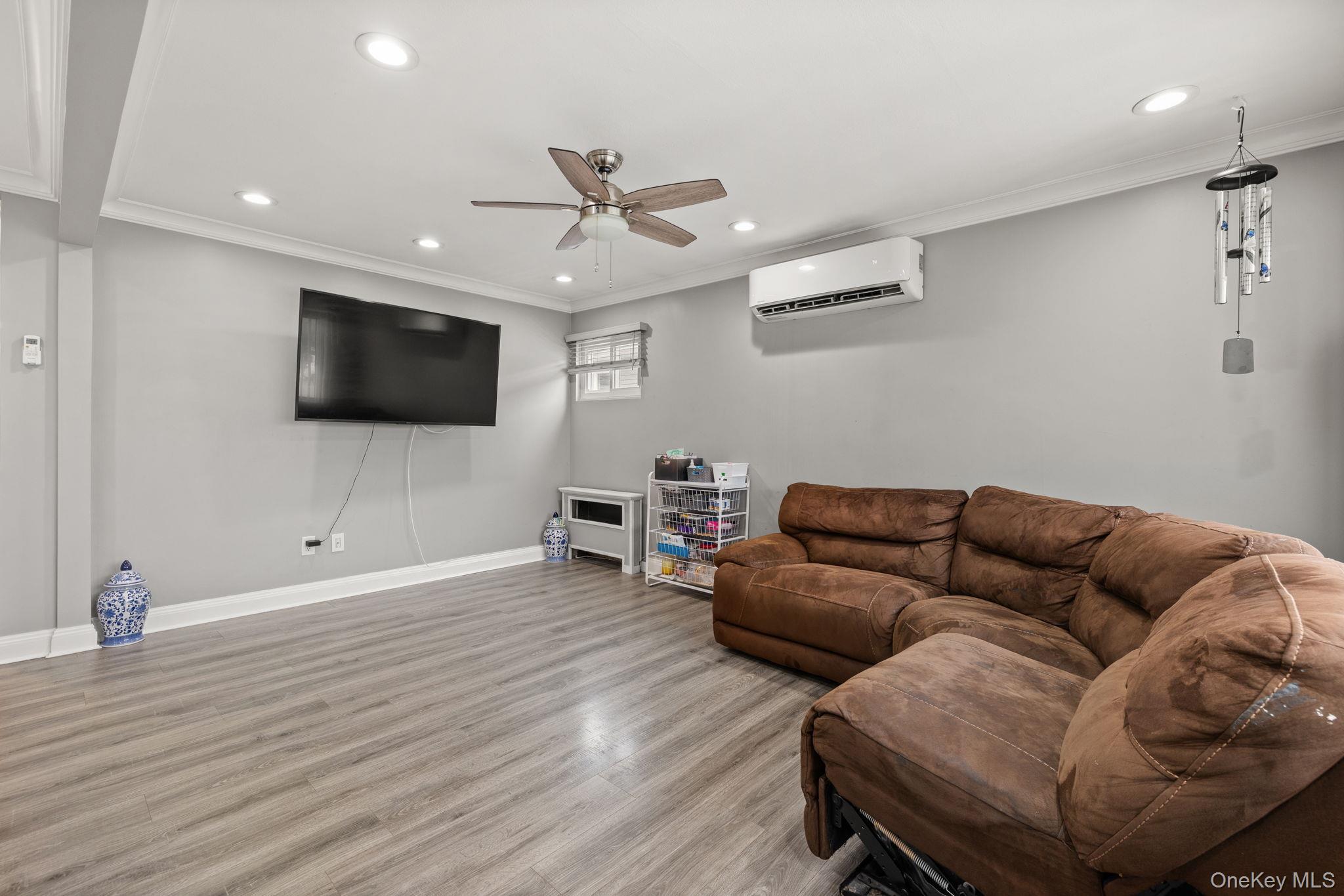 2383 Riverside Drive Property Photo 10
