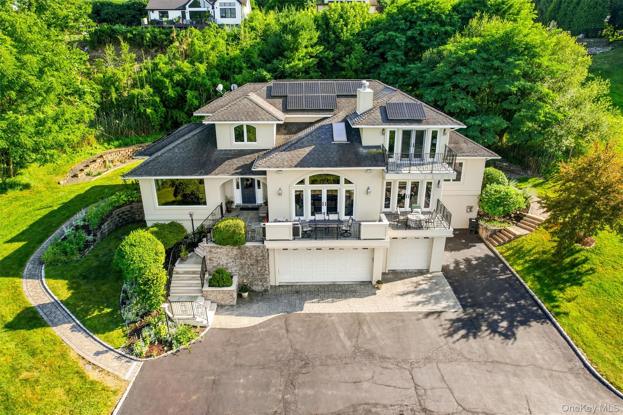 2 Half Moon Ridge Property Photo 3