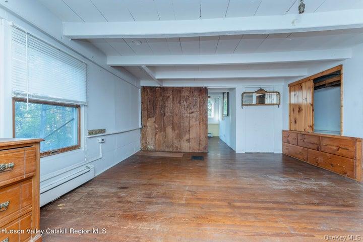 546 Berme Road Property Photo 13