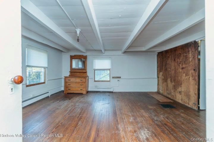 546 Berme Road Property Photo 15