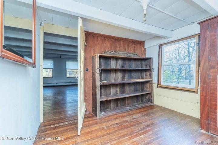 546 Berme Road Property Photo 16