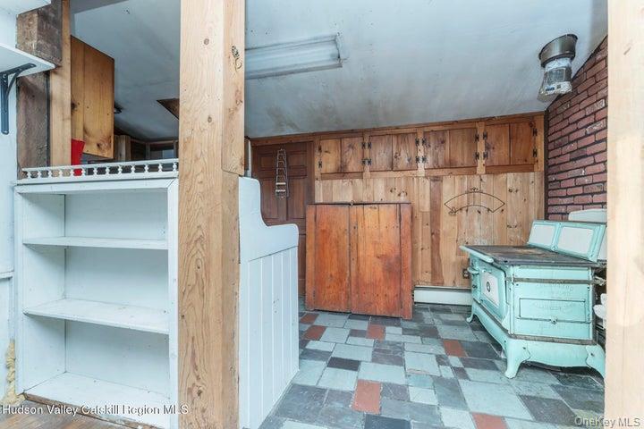 546 Berme Road Property Photo 19