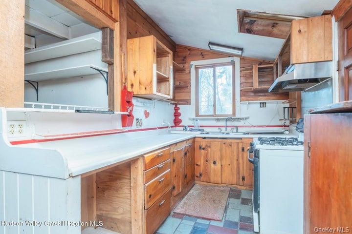 546 Berme Road Property Photo 20