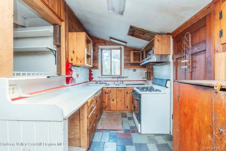 546 Berme Road Property Photo 24