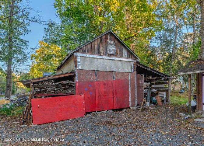 546 Berme Road Property Photo 43