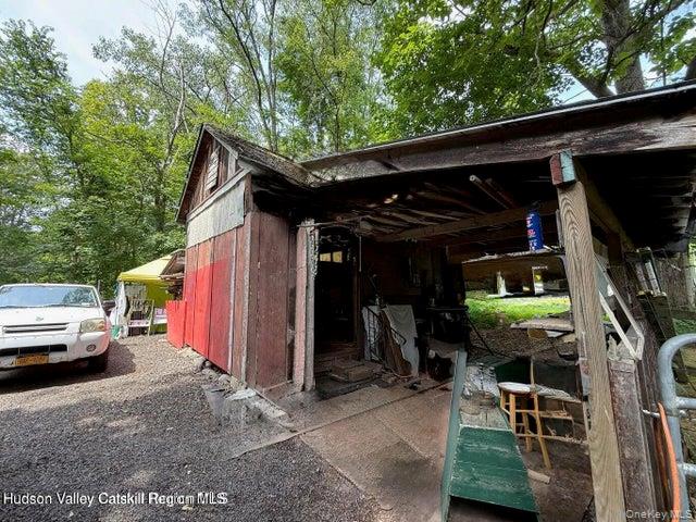 546 Berme Road Property Photo 44