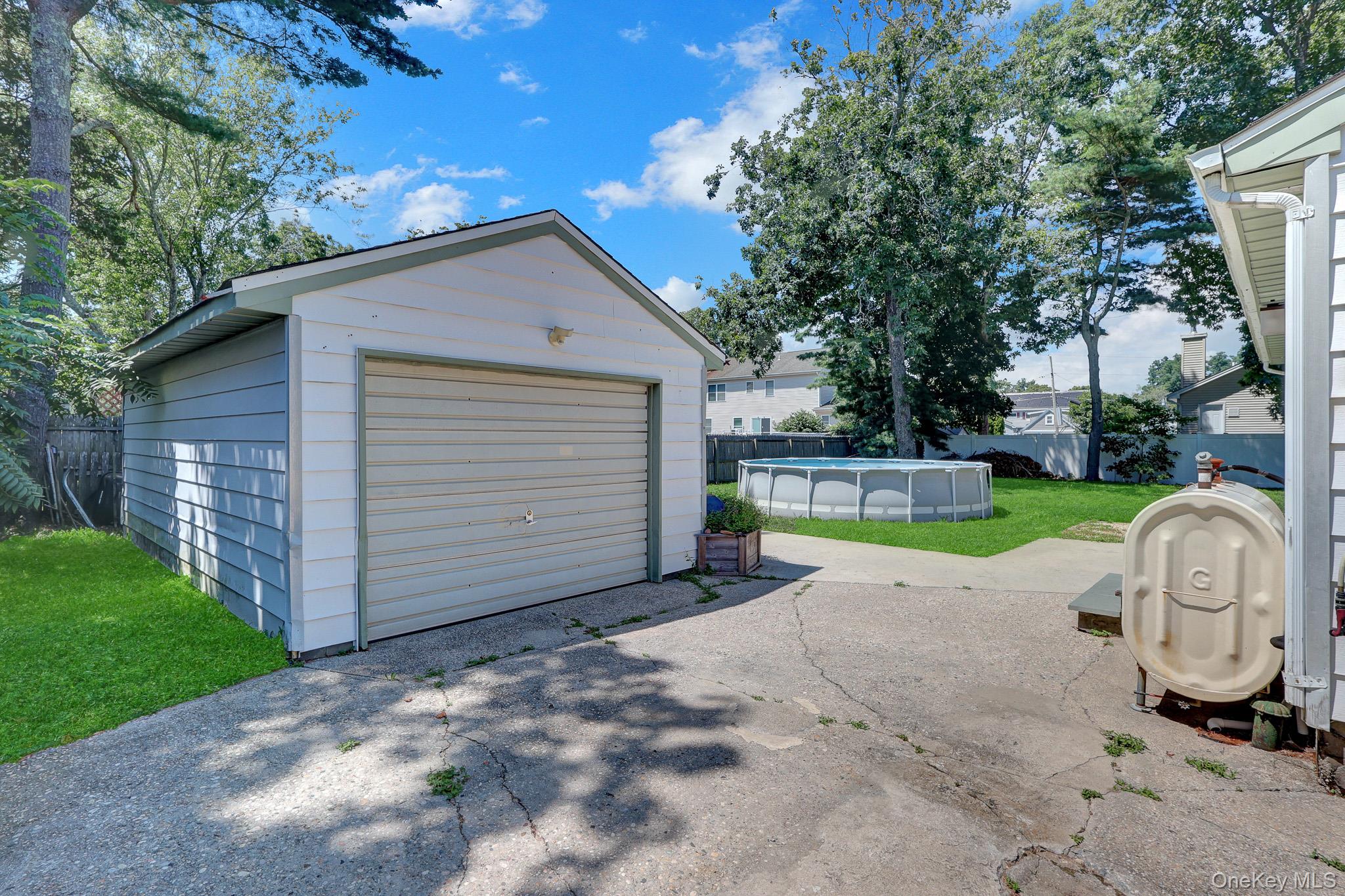 100 Lincoln Drive Property Photo 25