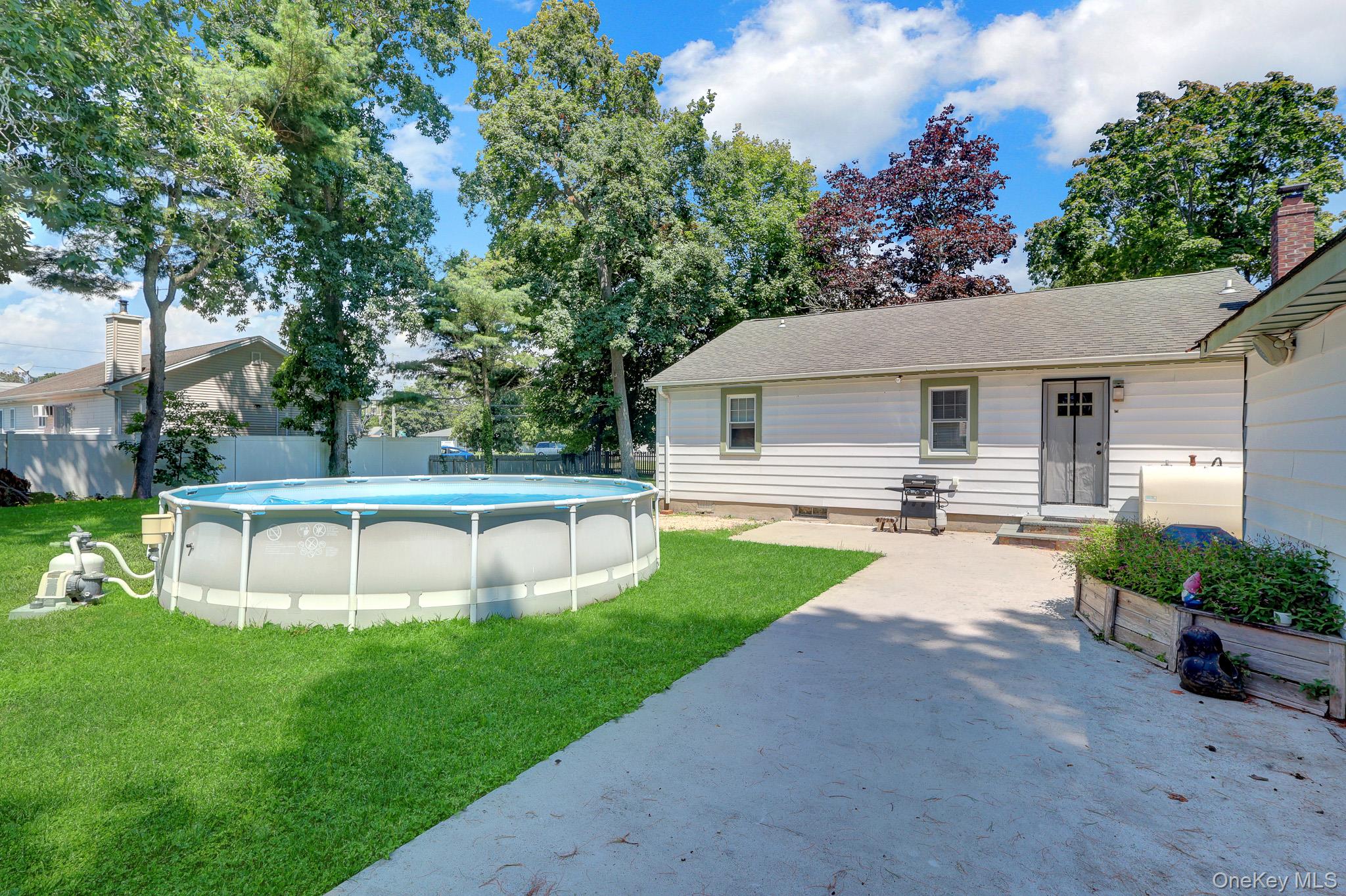 100 Lincoln Drive Property Photo 27