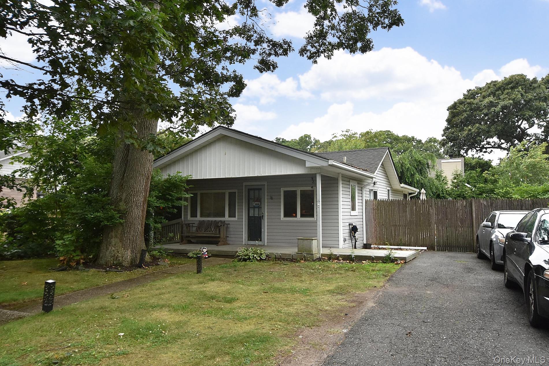 38 Balaton Avenue Property Photo 1