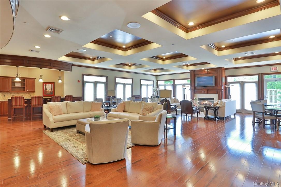 1415 Round Pointe Drive Property Photo 3