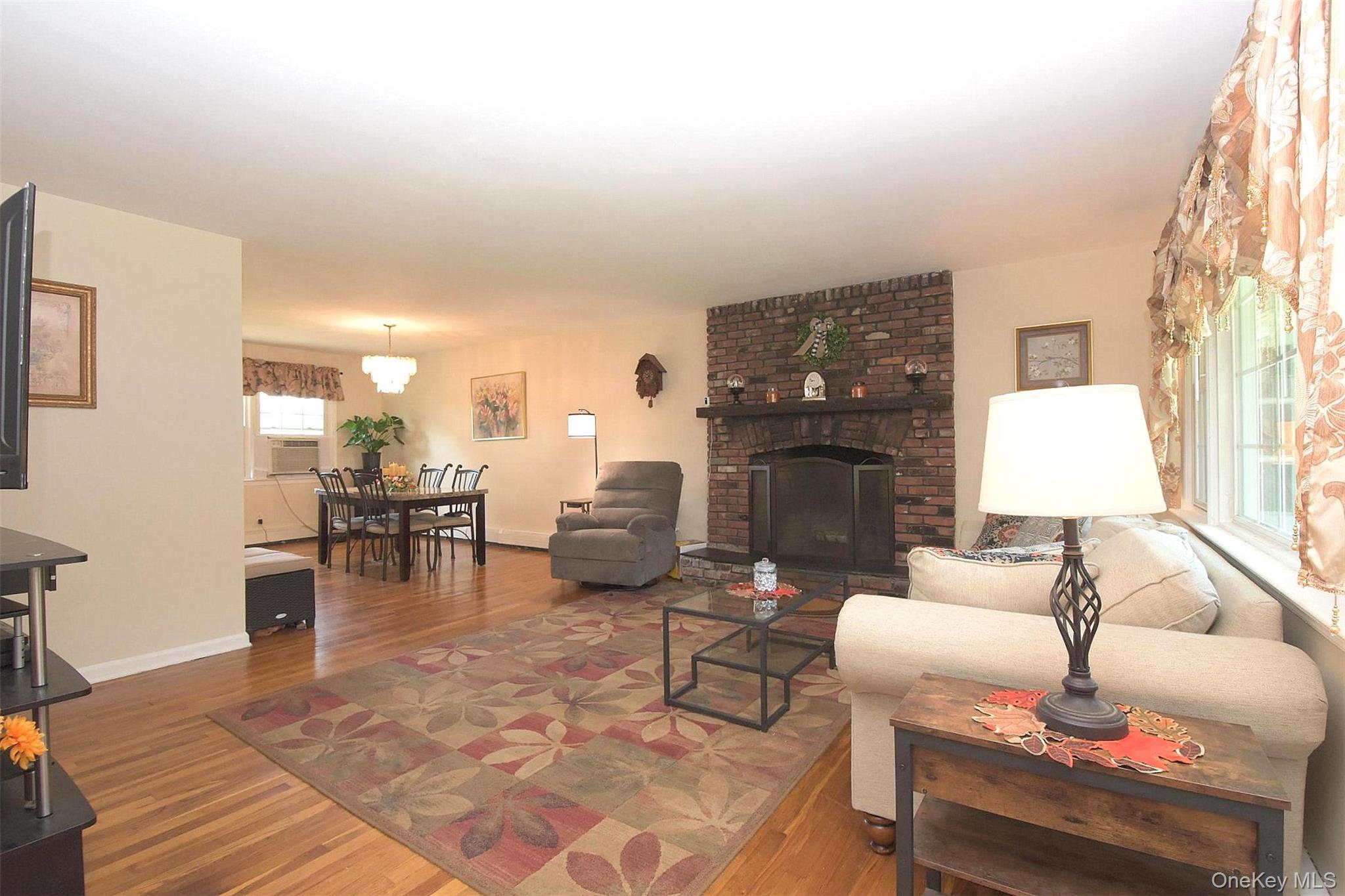 12 Acorn Street Property Photo 5