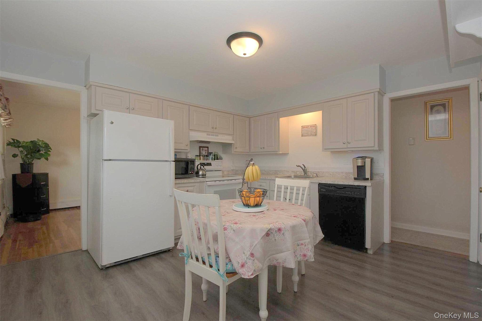12 Acorn Street Property Photo 7