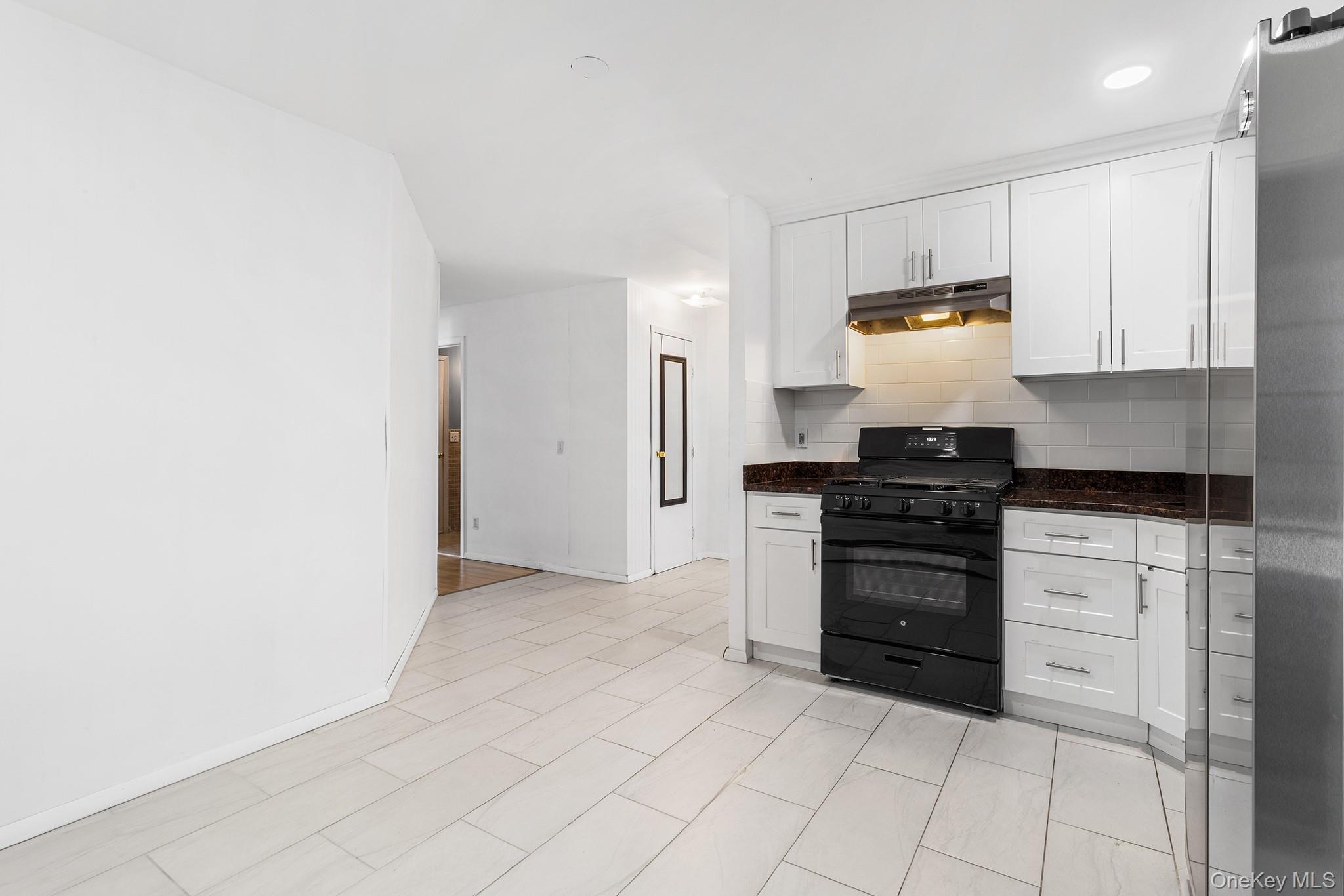 10 Clifton Place Property Photo 19