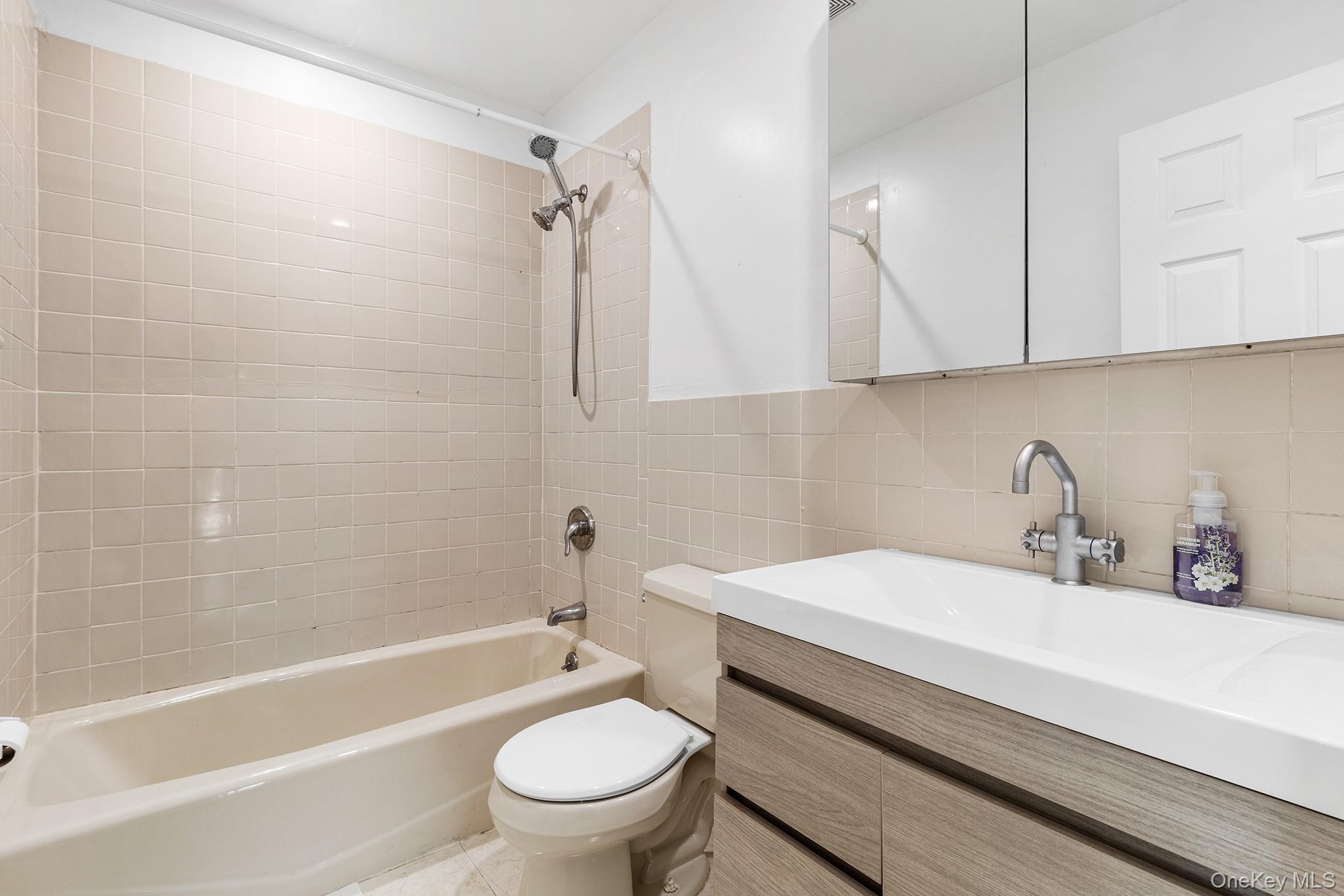 10 Clifton Place Property Photo 27