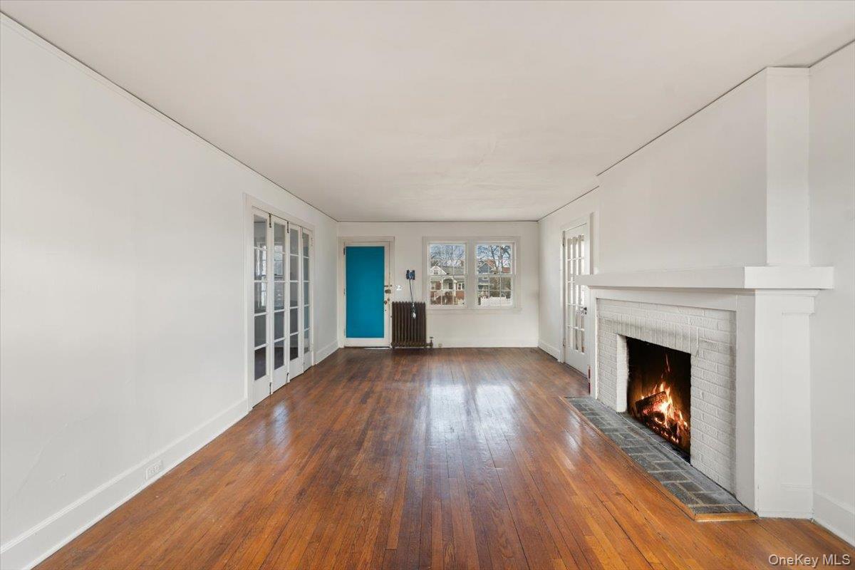 310 W 263rd Street Property Photo 4