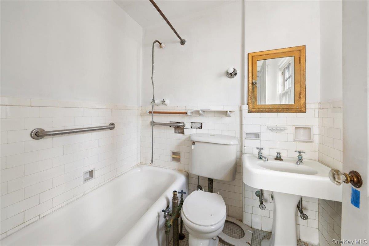 310 W 263rd Street Property Photo 16