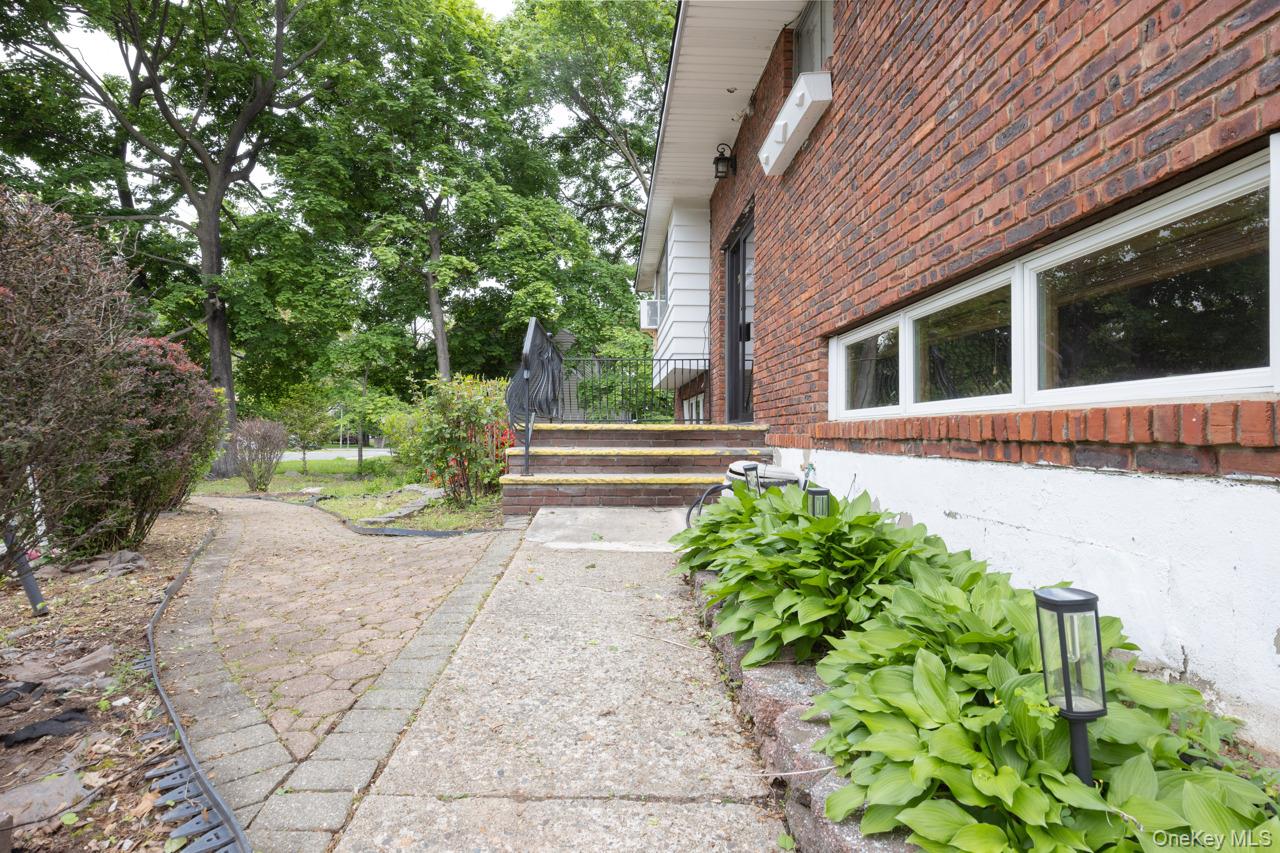 60 College Avenue 2 - Lower Front Property Photo 19