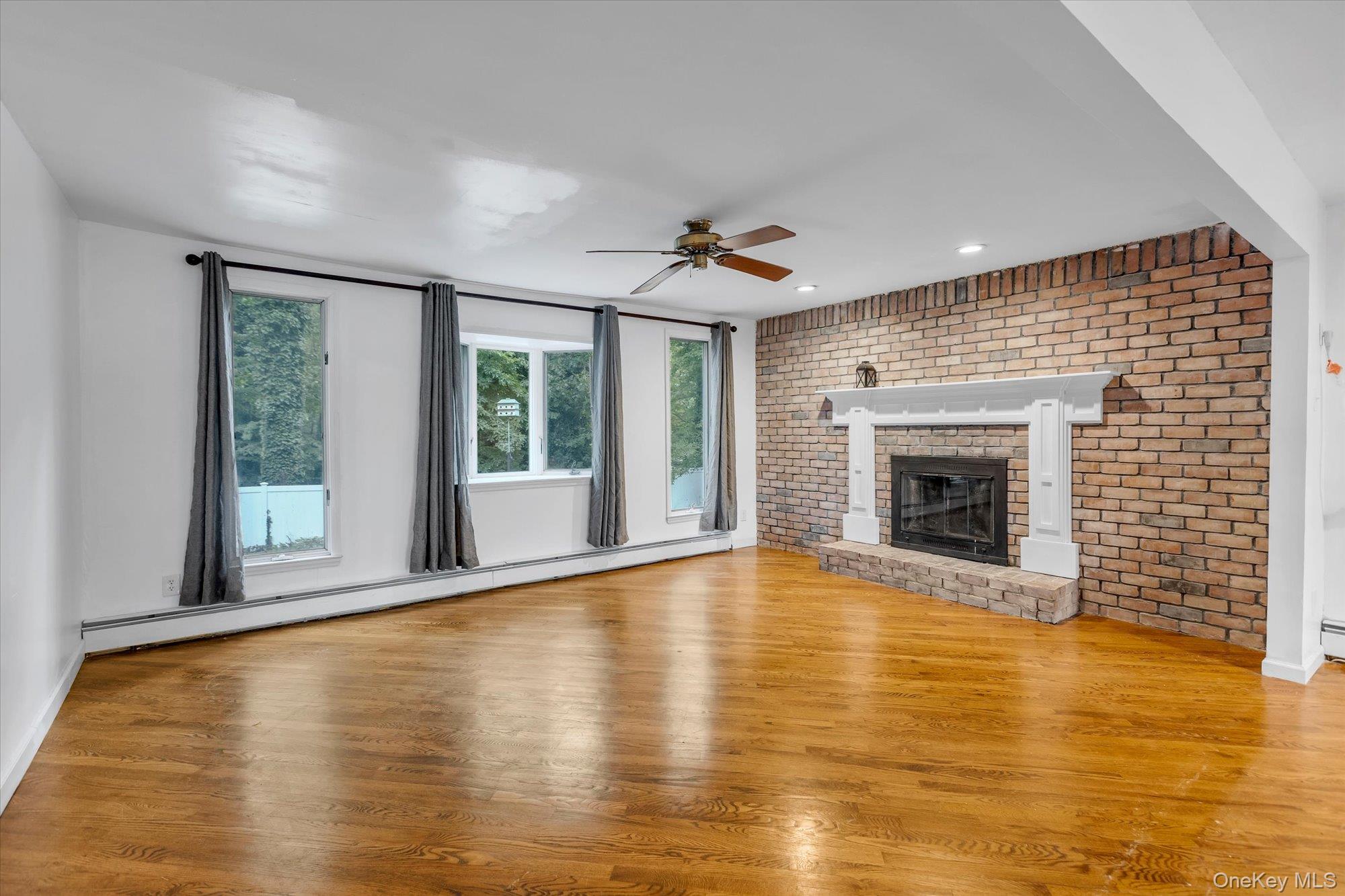 8 Julia Circle Property Photo 4