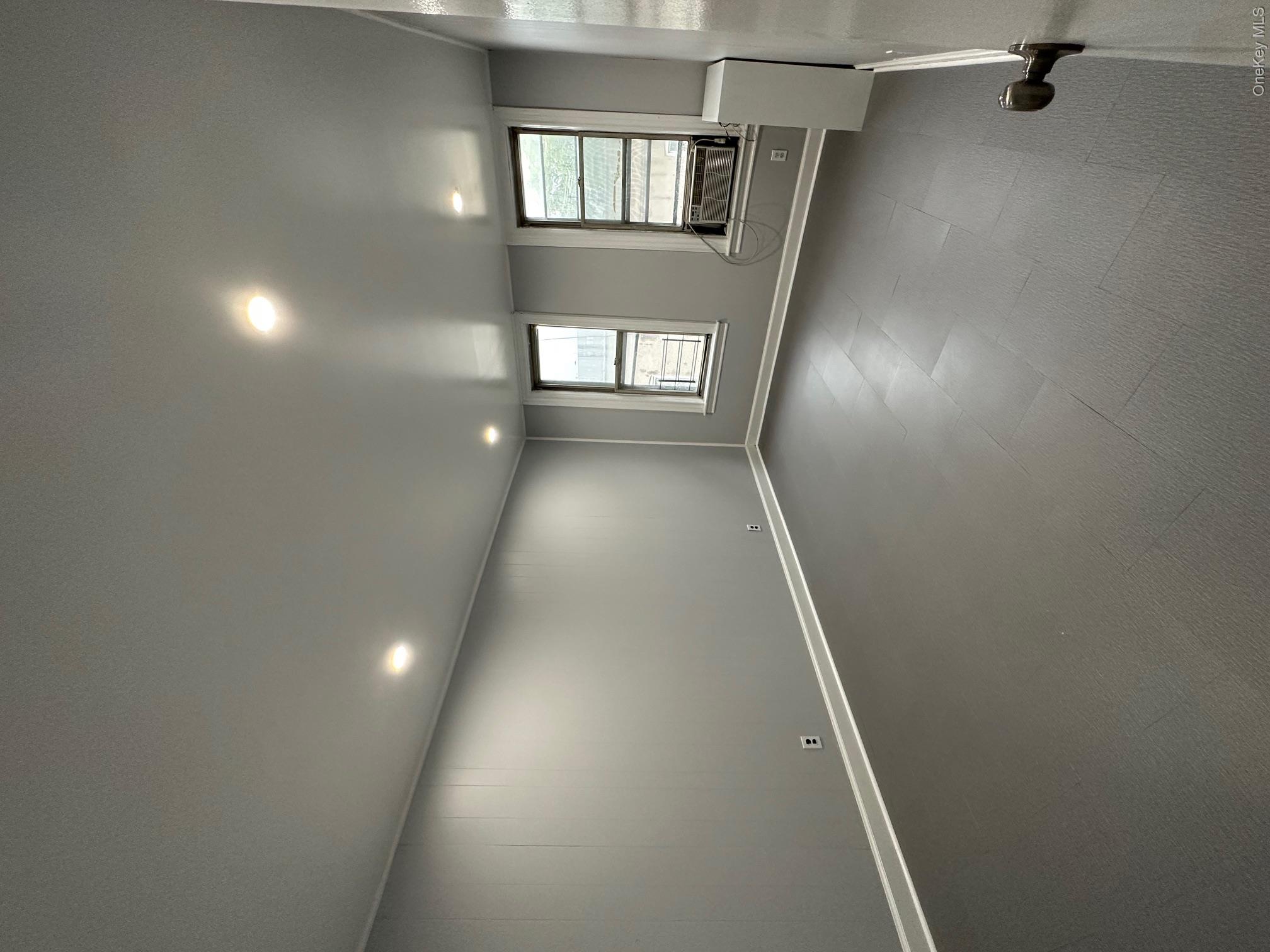 1126 Ward Avenue Property Photo 2
