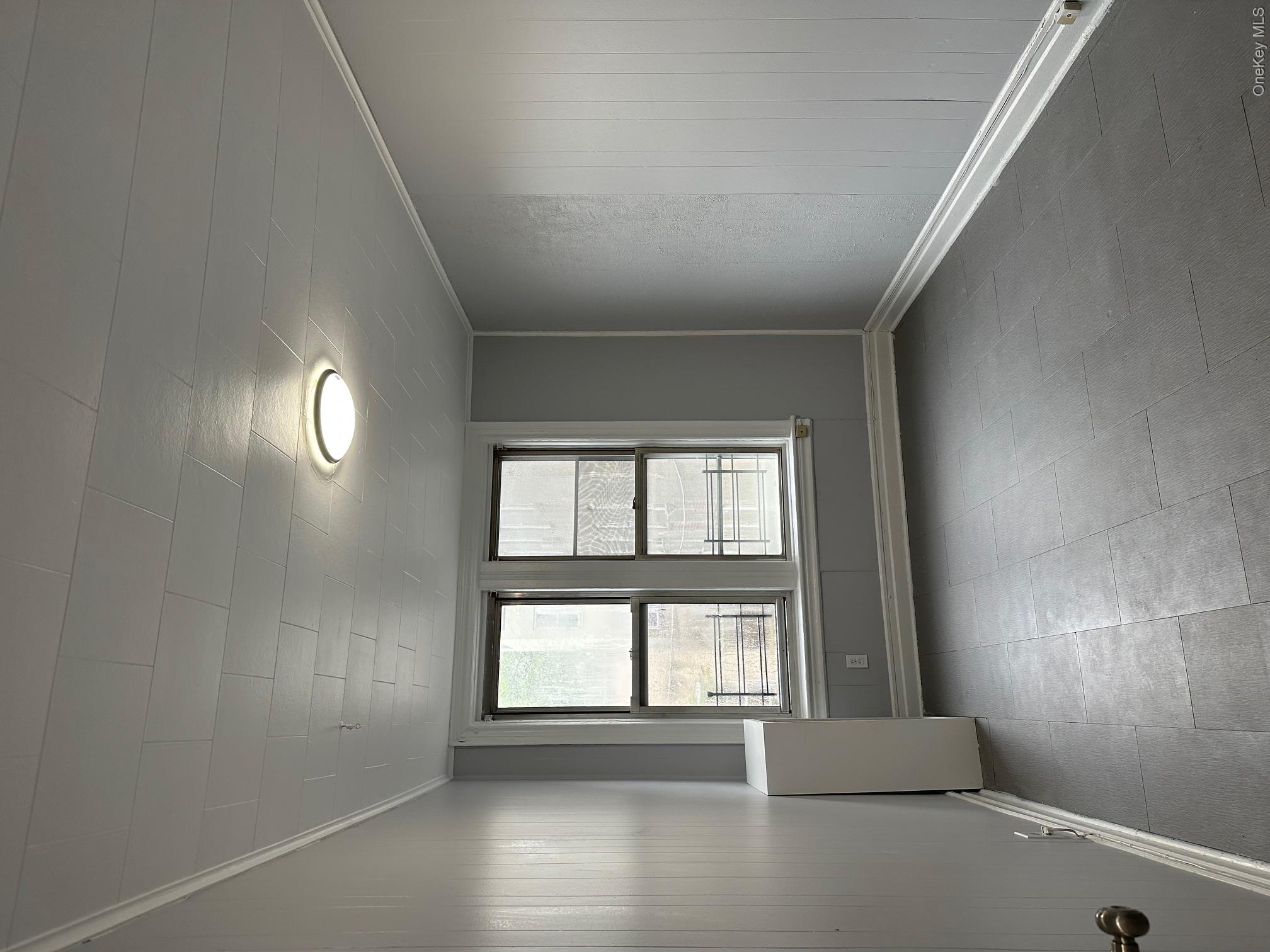 1126 Ward Avenue Property Photo 3