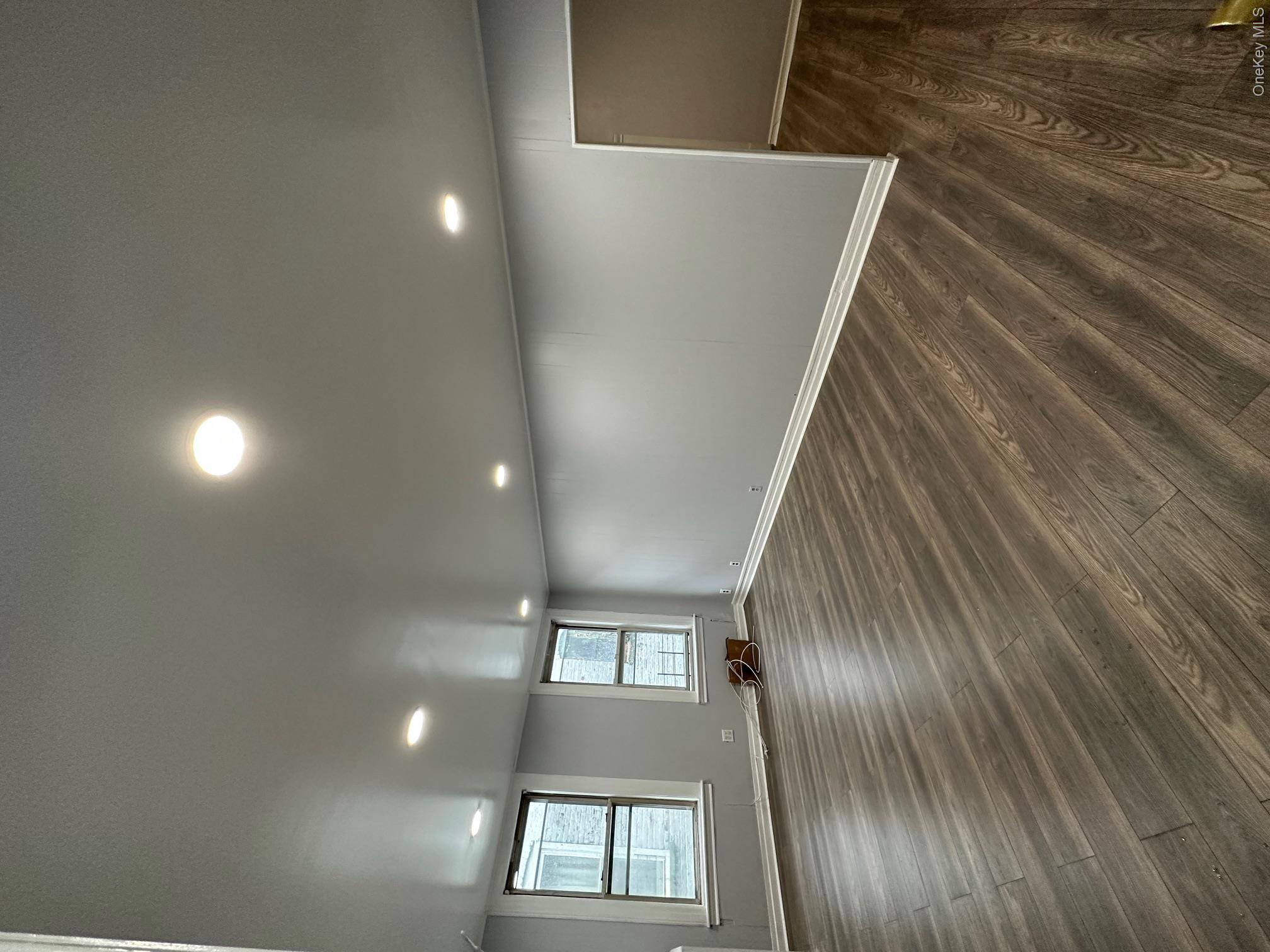 1126 Ward Avenue Property Photo 5