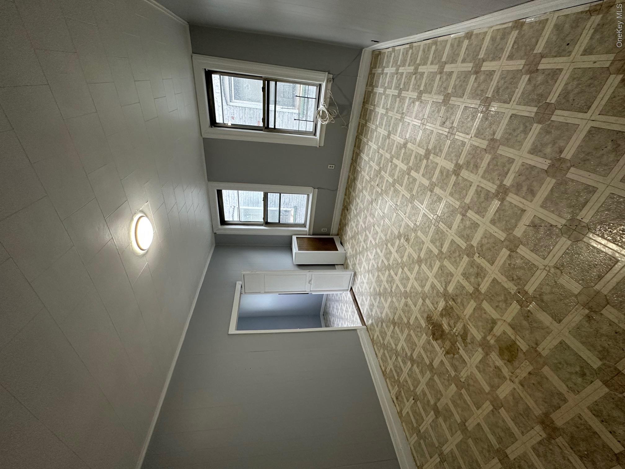 1126 Ward Avenue Property Photo 6