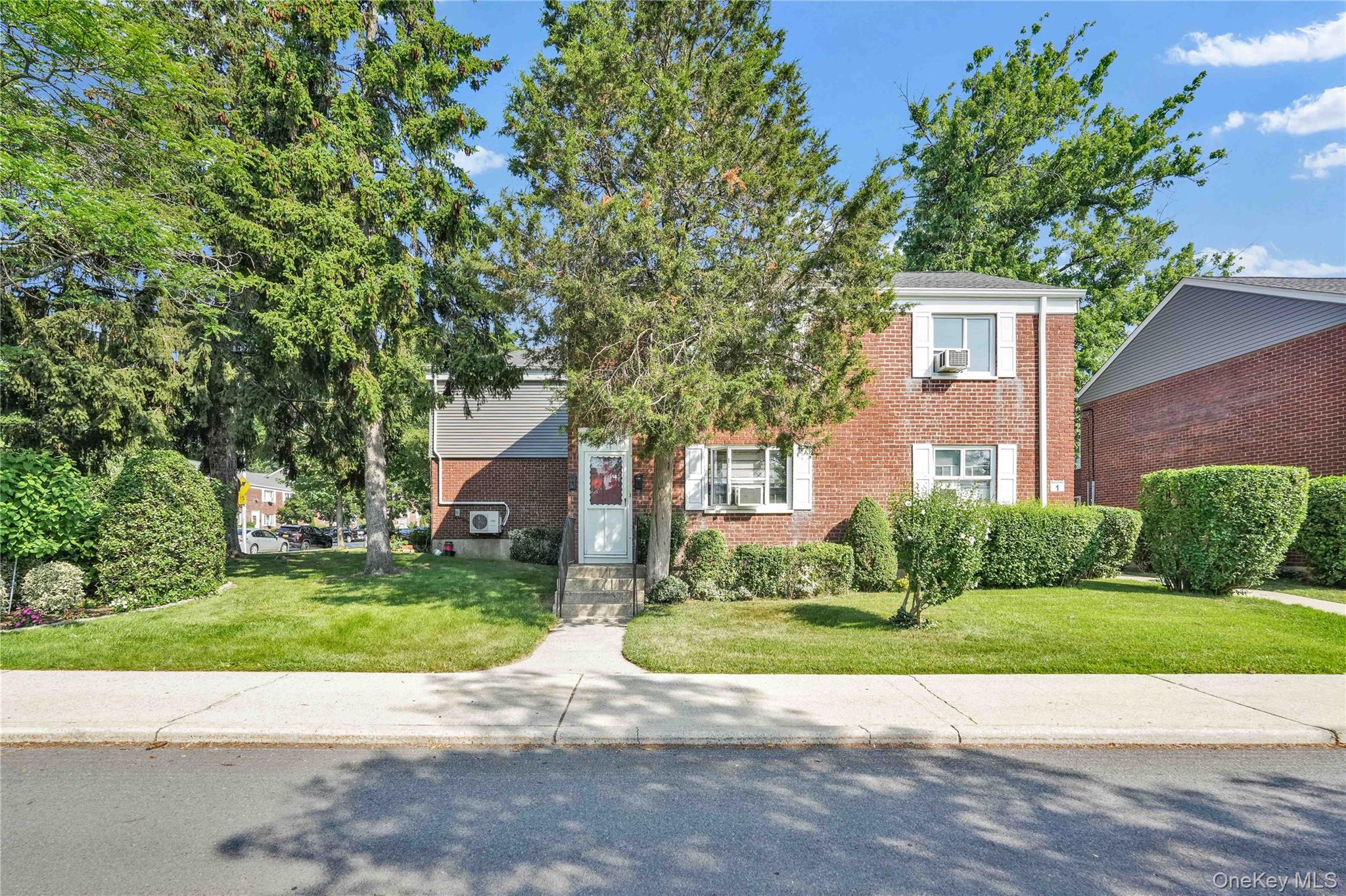 224-01 Hillside Avenue Upper Property Photo 1