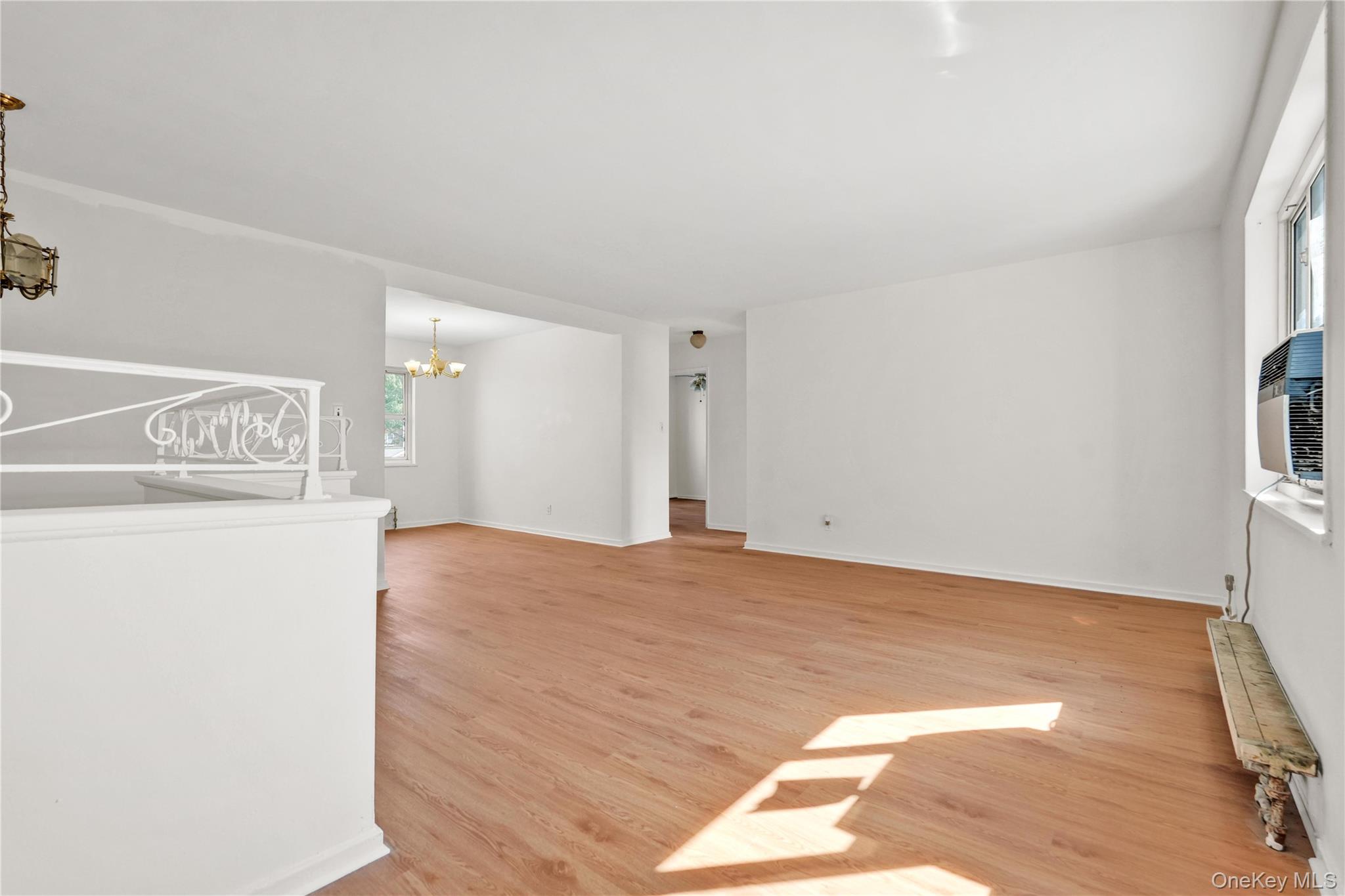 224-01 Hillside Avenue Upper Property Photo 5