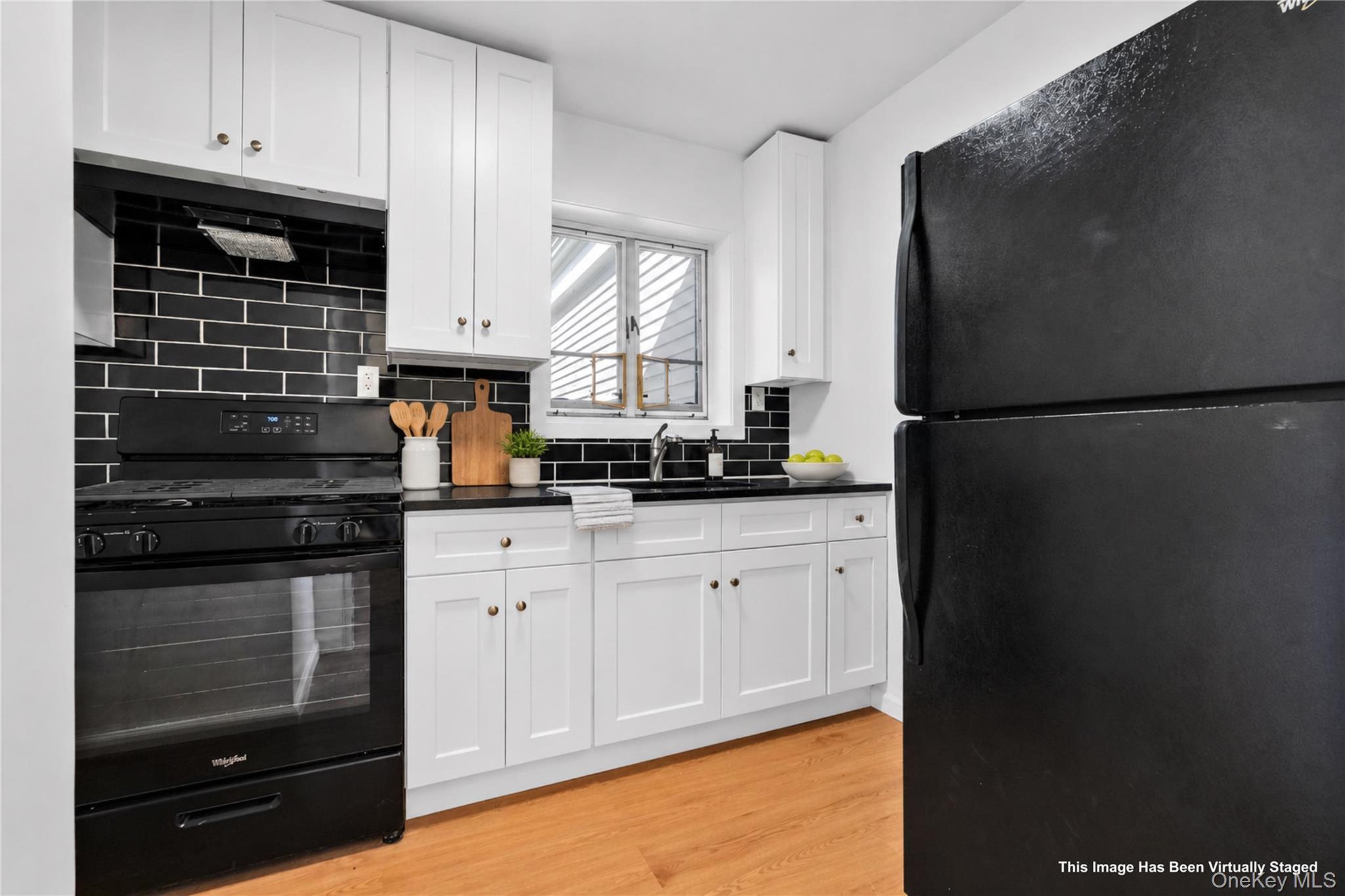 224-01 Hillside Avenue Upper Property Photo 9