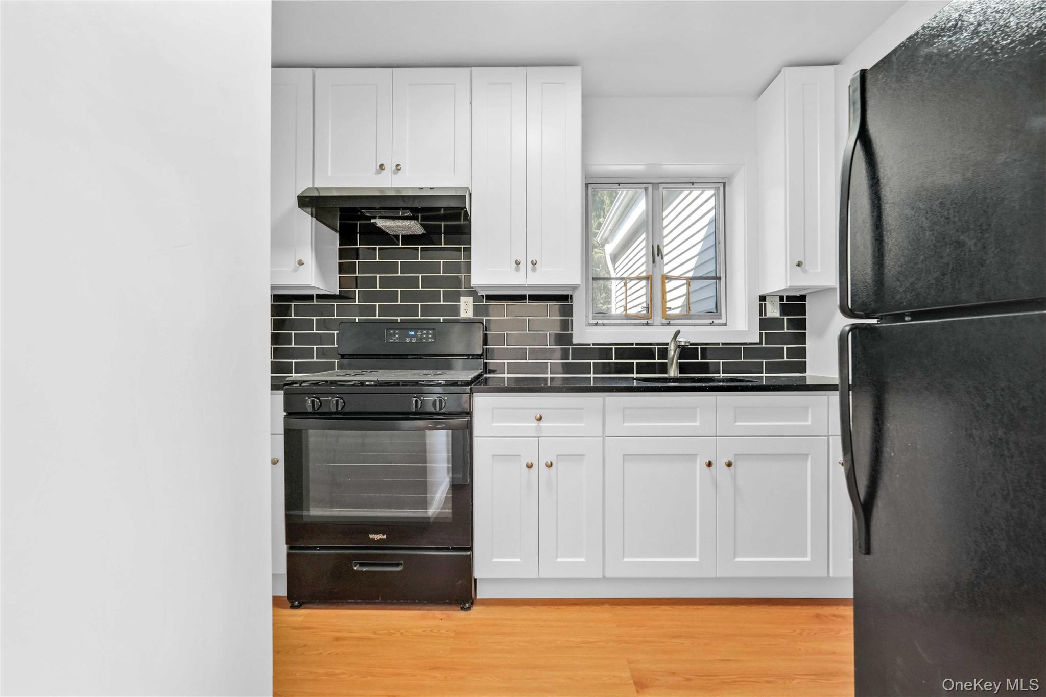 224-01 Hillside Avenue Upper Property Photo 10