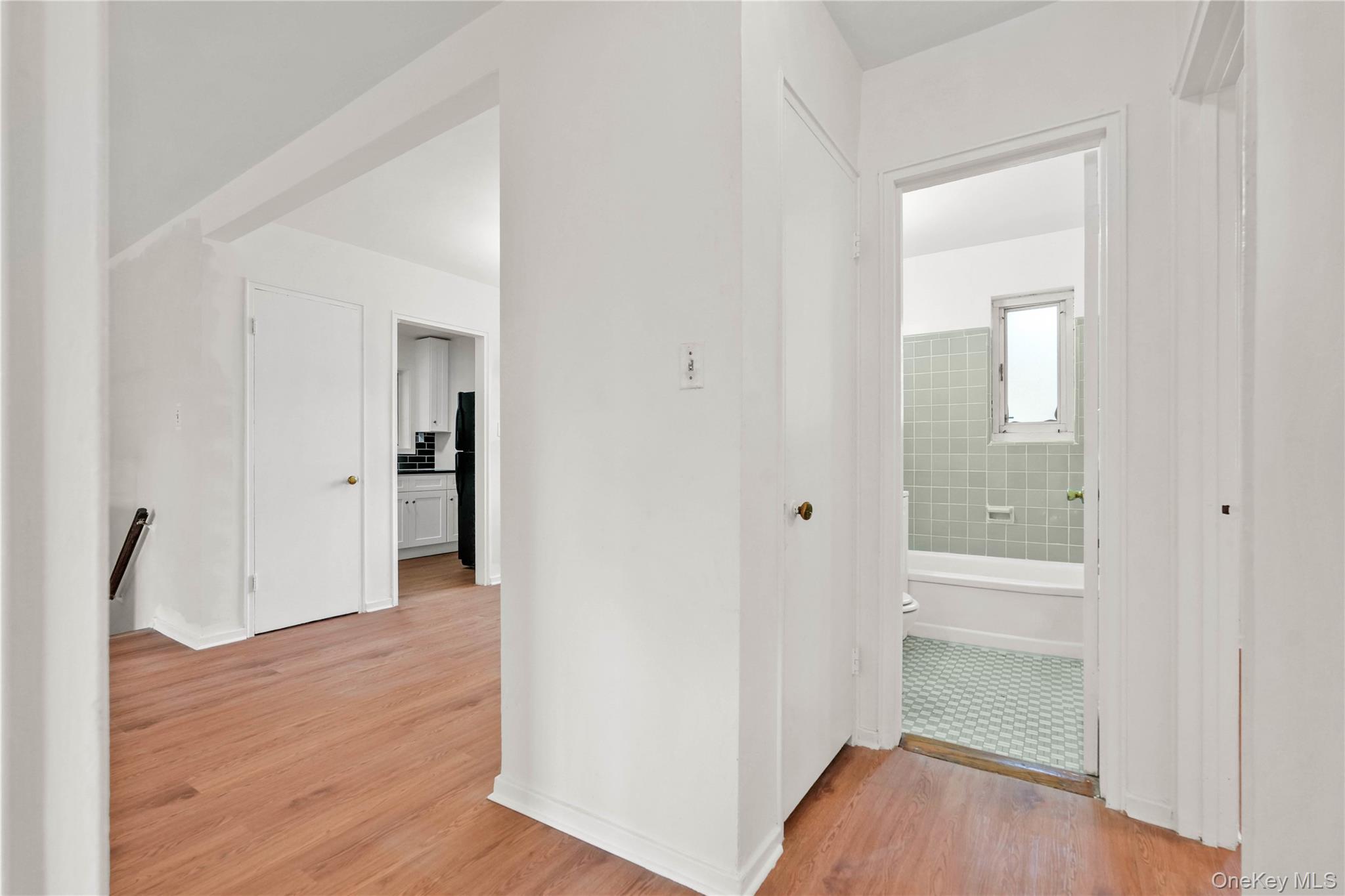 224-01 Hillside Avenue Upper Property Photo 16