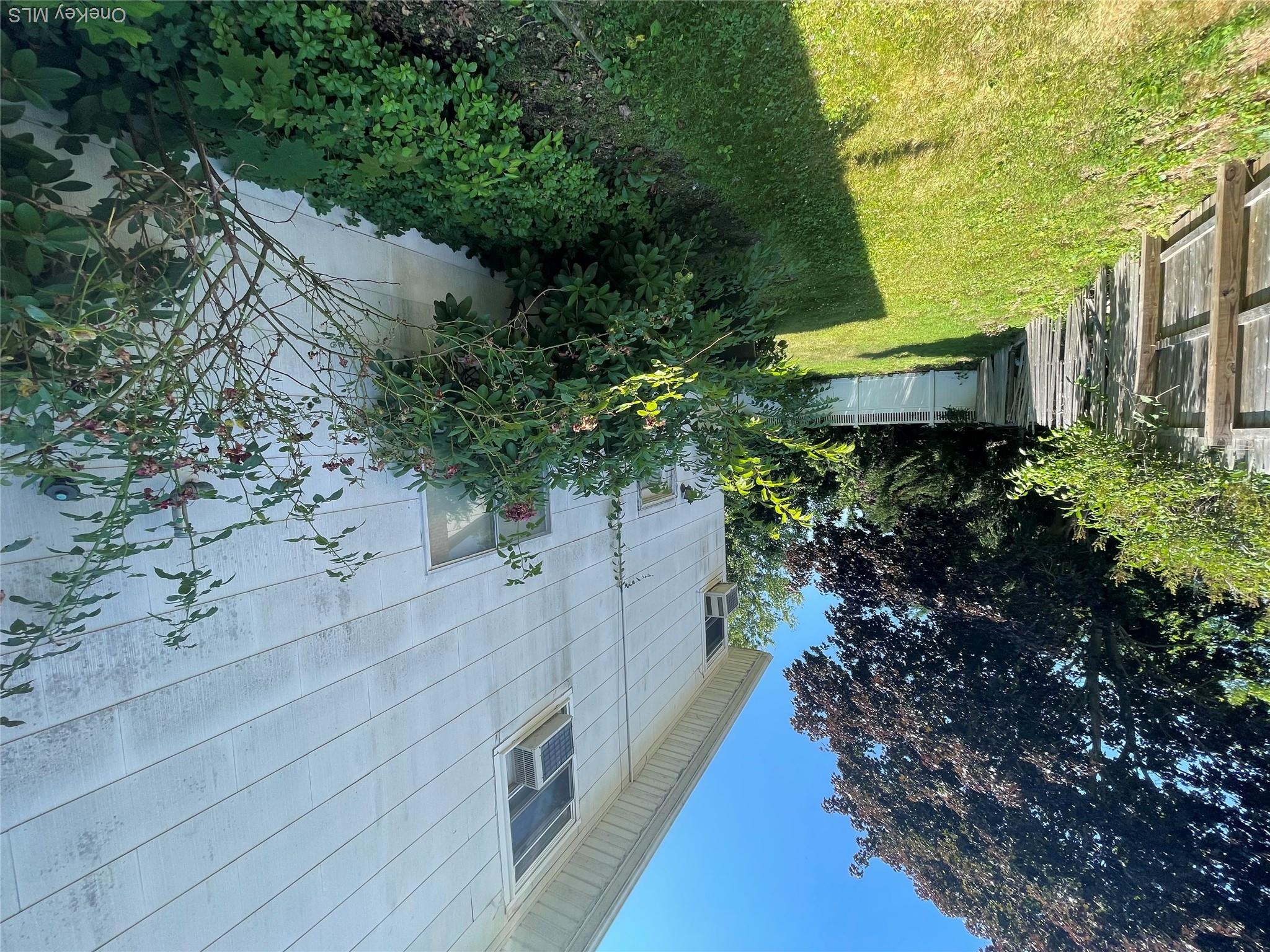 110 Greenway Drive Property Photo 4