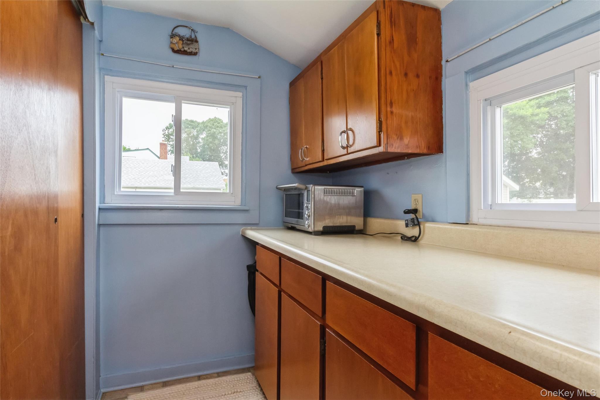 469 Chester Street Property Photo 18