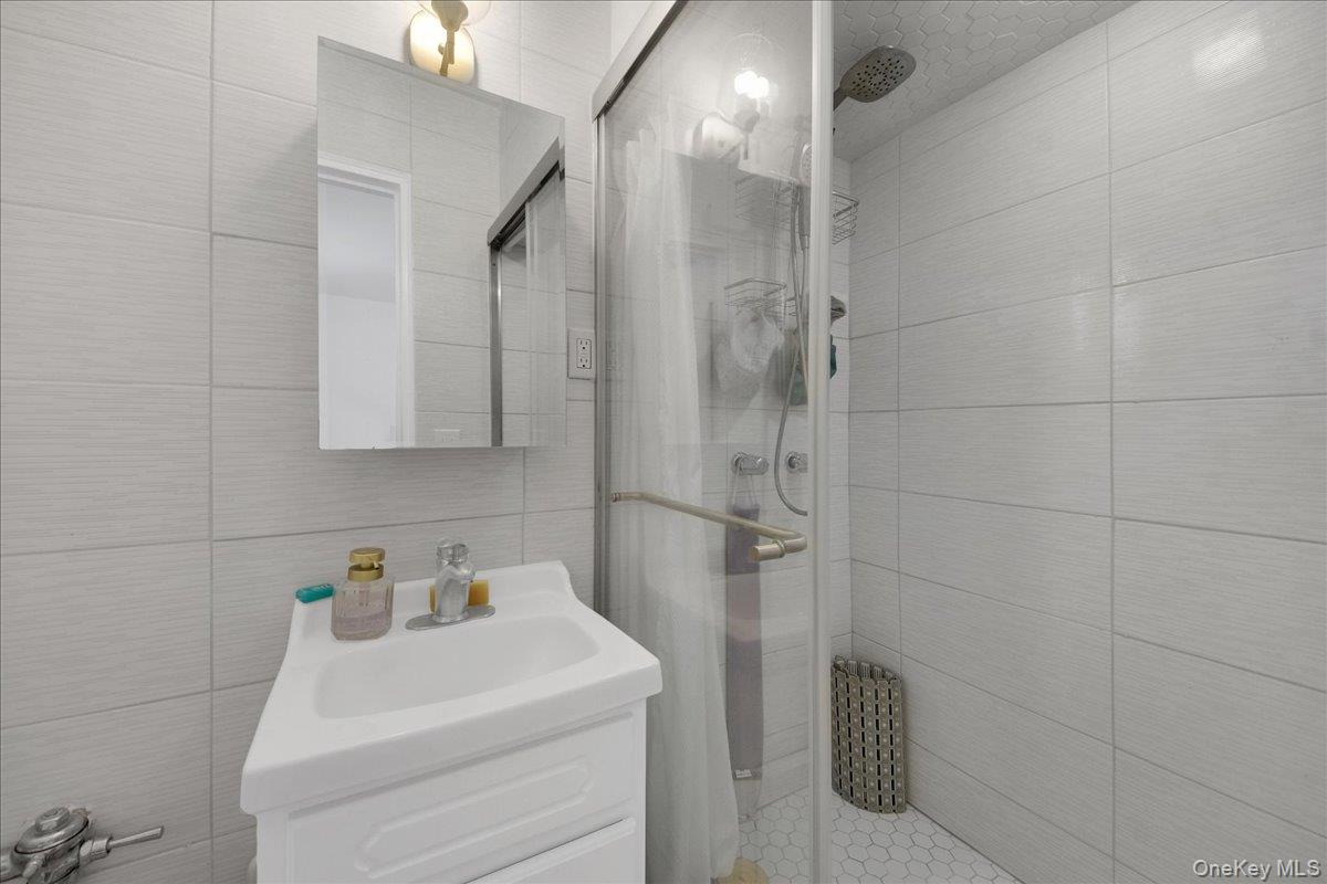 3512 Oxford Avenue 1c Property Photo 14