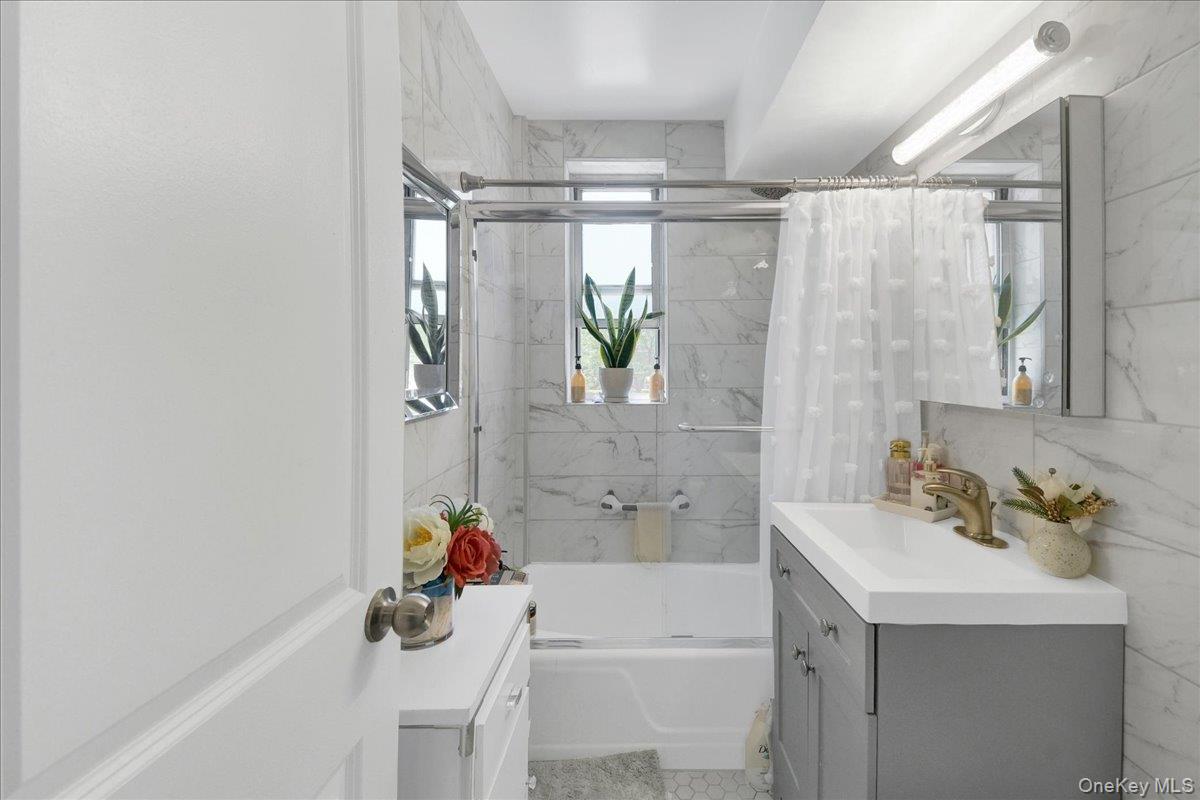 3512 Oxford Avenue 1c Property Photo 15