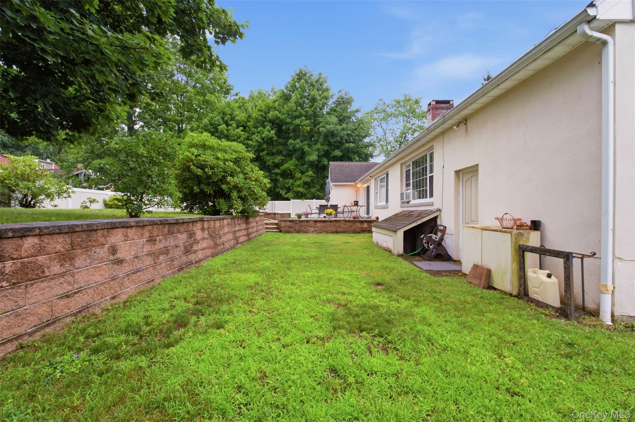 16 Ward Street Property Photo 37