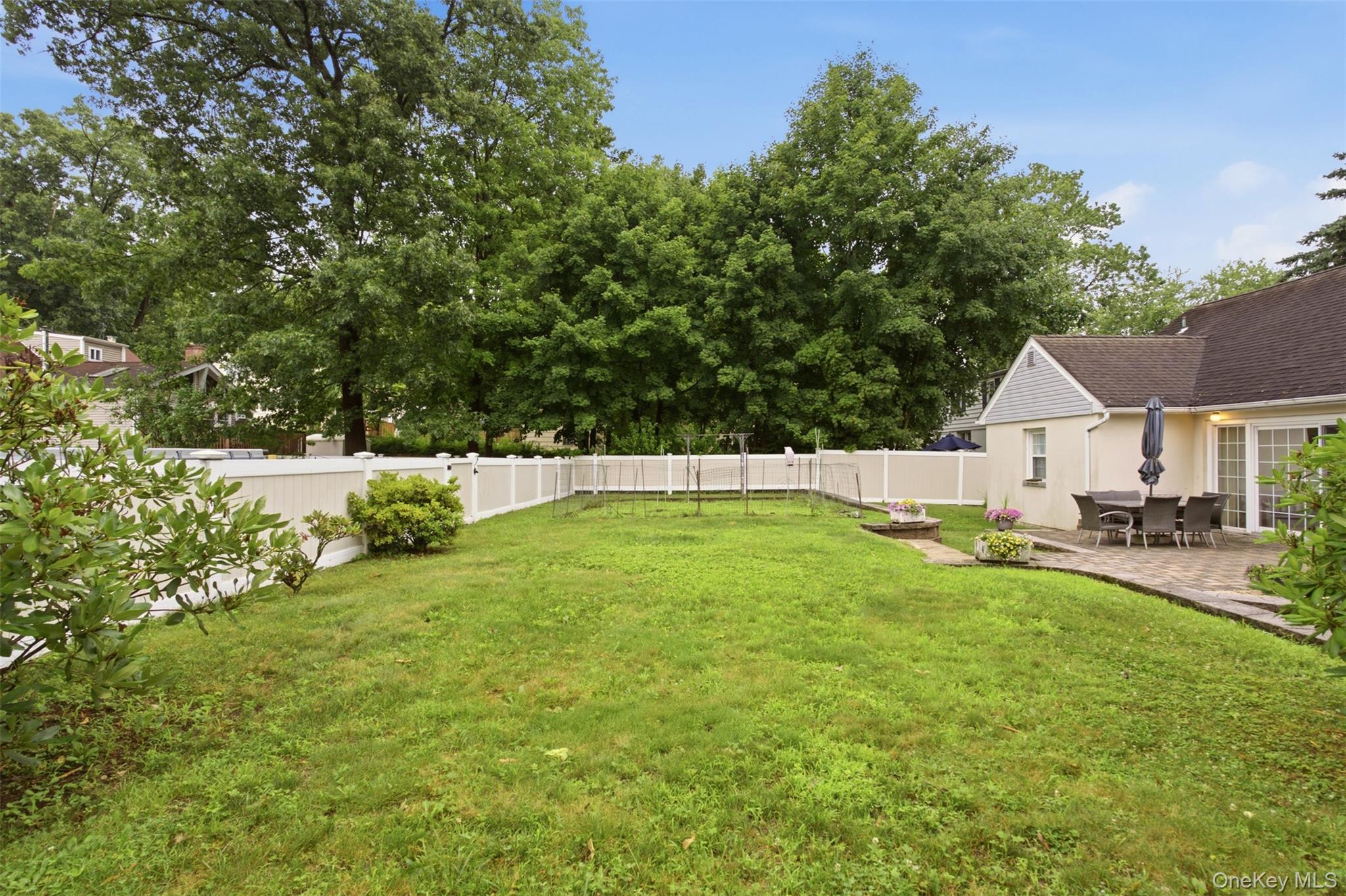 16 Ward Street Property Photo 38