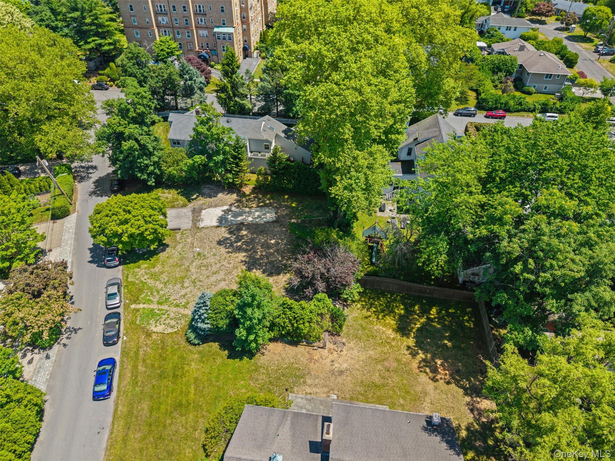 819 The Crescent Property Photo 11