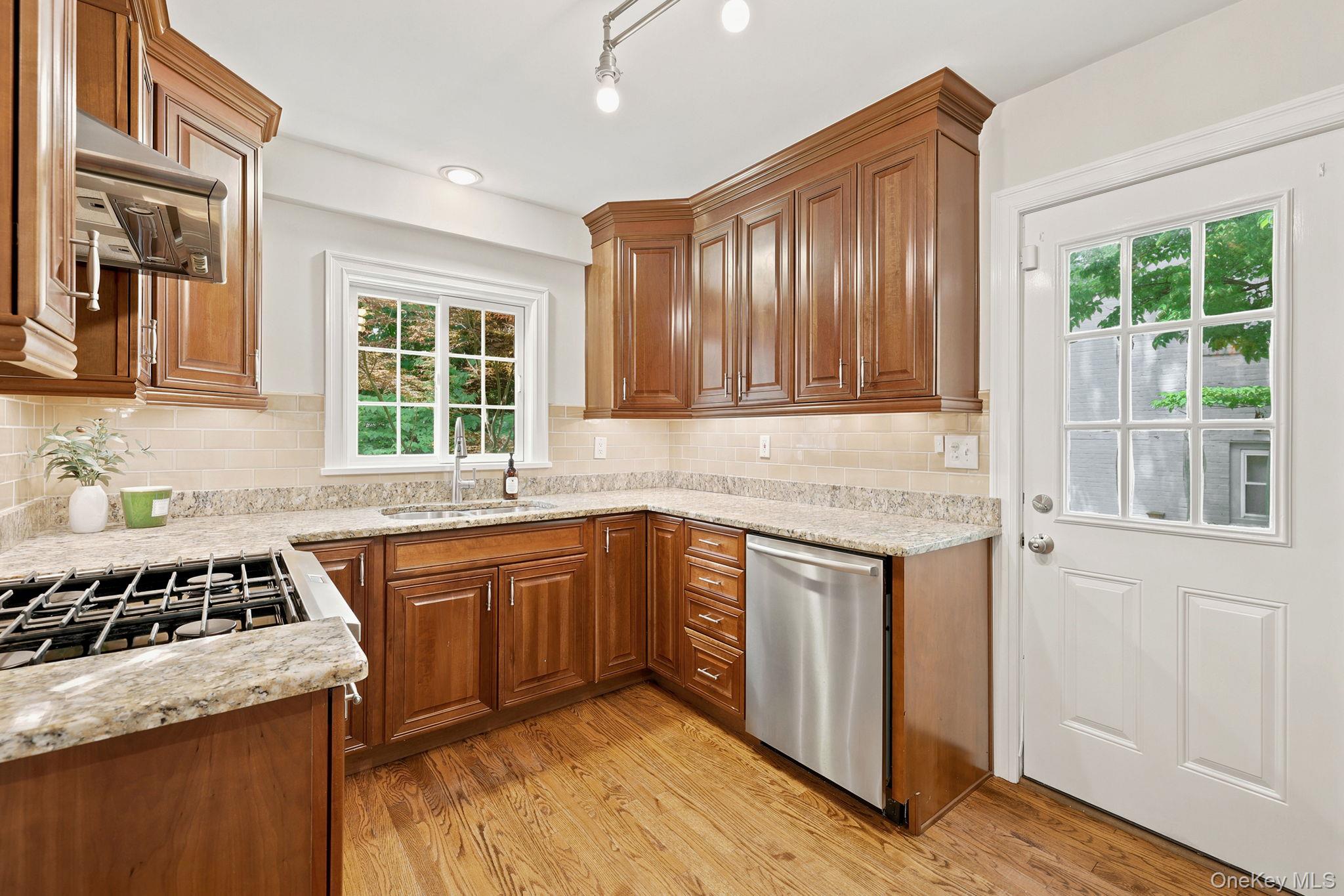 80 Jane Street Property Photo 7