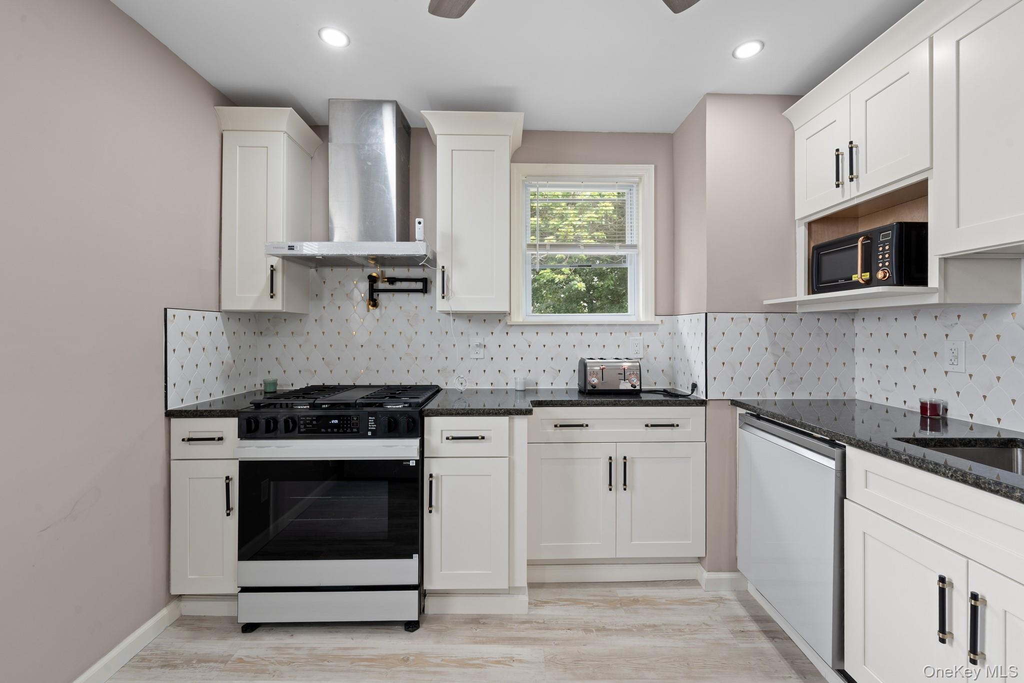 325 Newman Avenue Property Photo 8