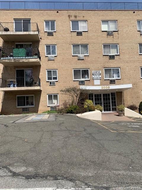 2035 Central Park Avenue 2m Property Photo 2